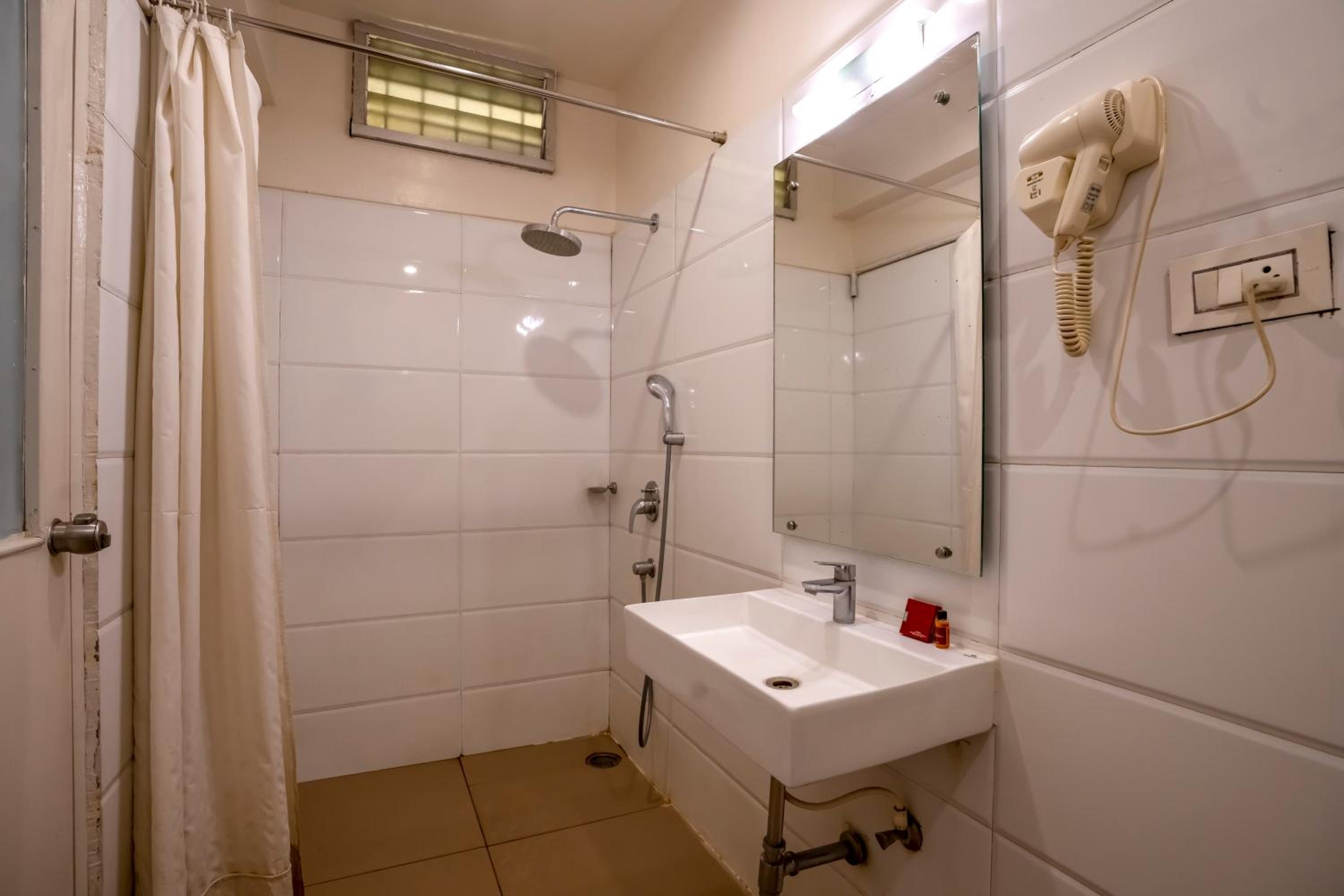 Aishwarya Suites