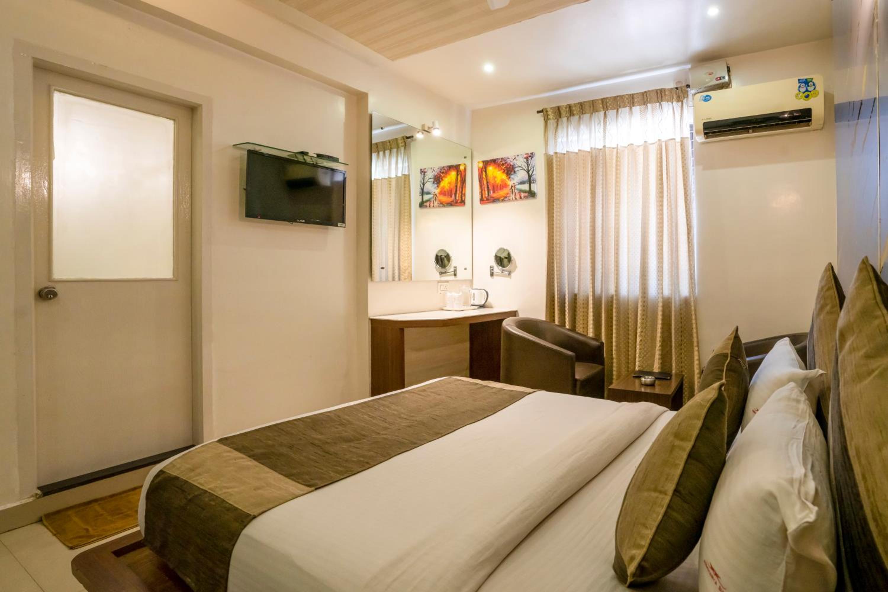 Aishwarya Suites