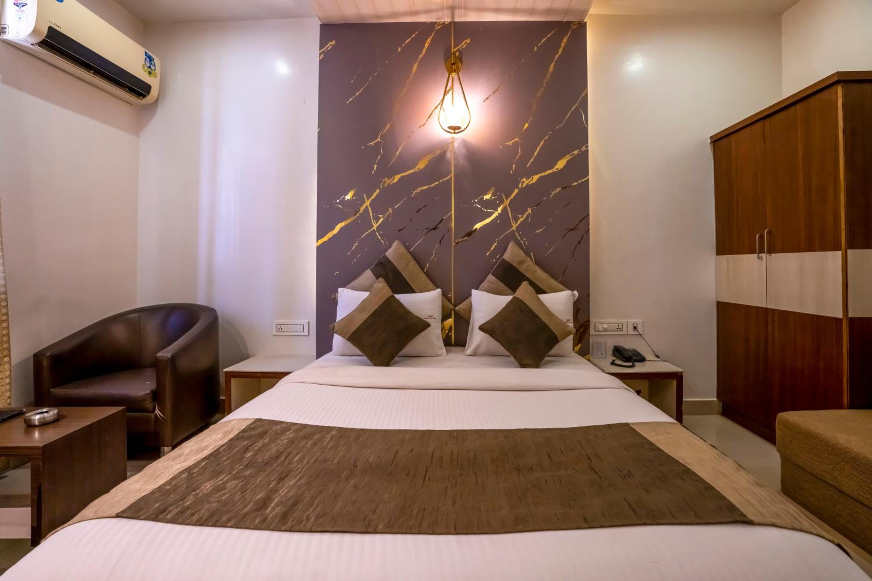 Aishwarya Suites