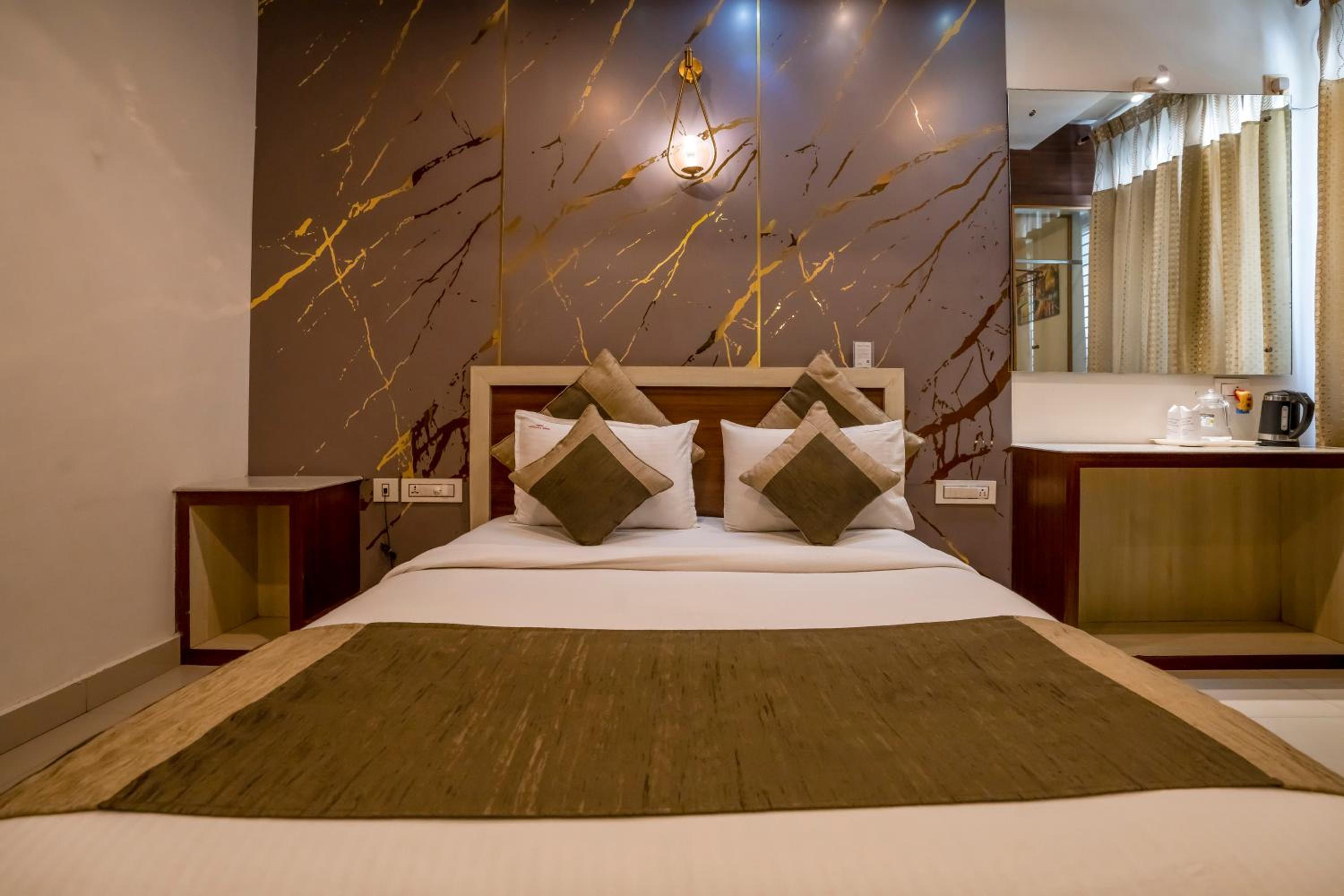 Aishwarya Suites
