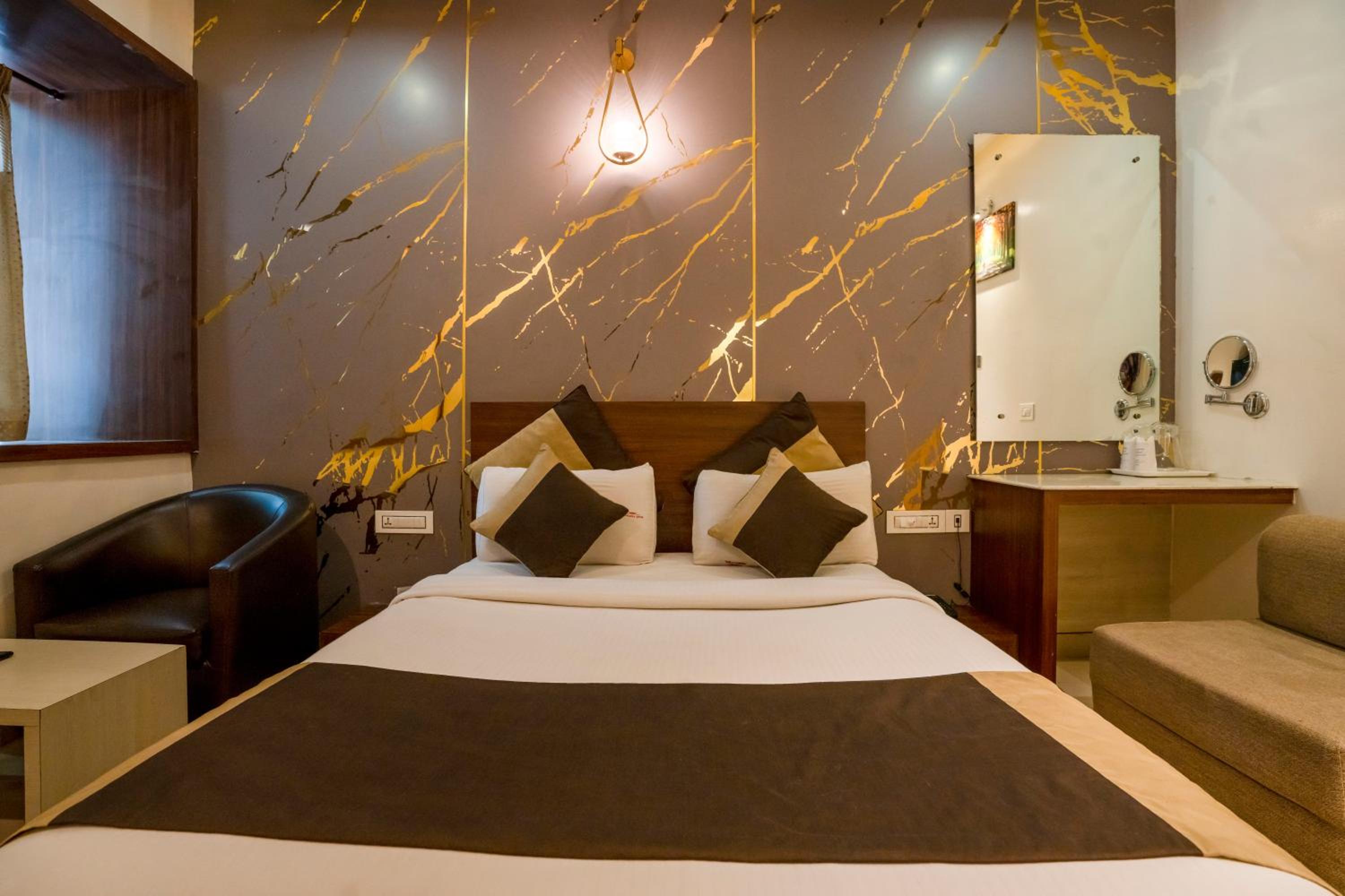 Aishwarya Suites