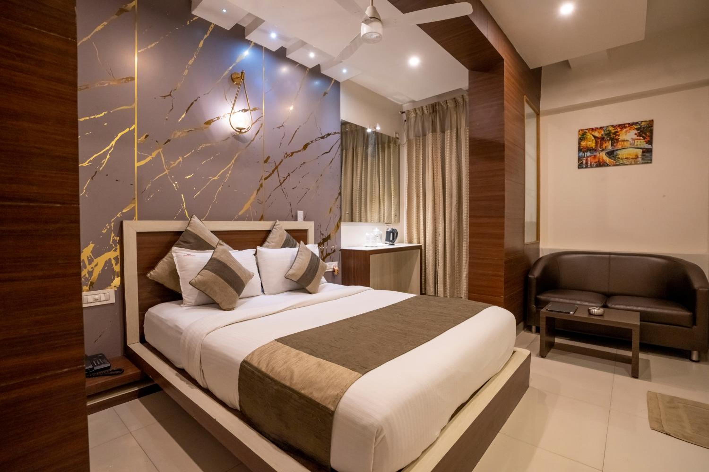 Aishwarya Suites