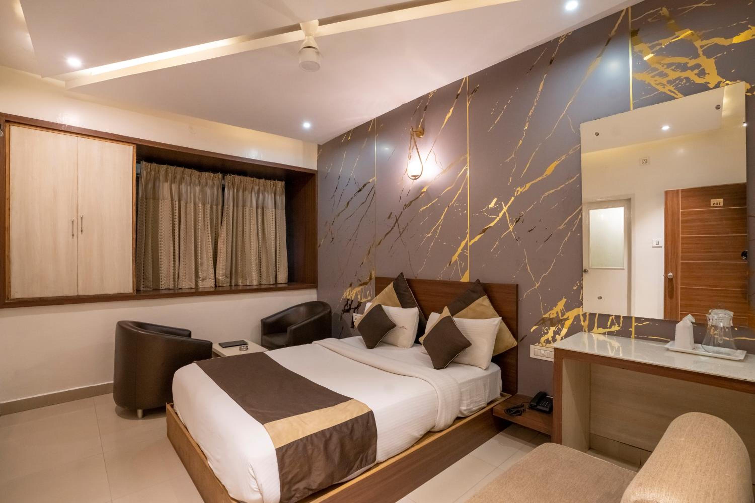 Aishwarya Suites