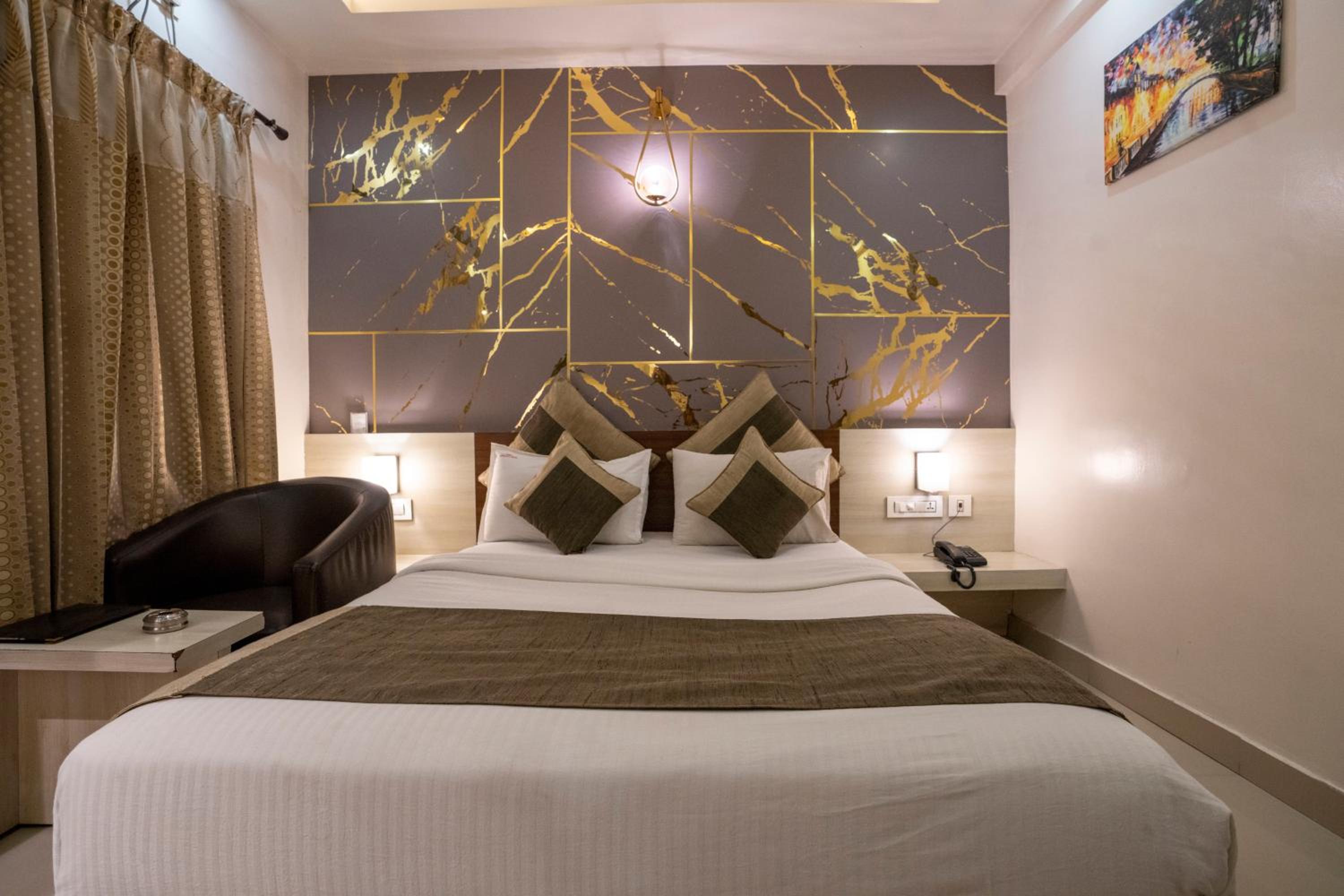 Aishwarya Suites