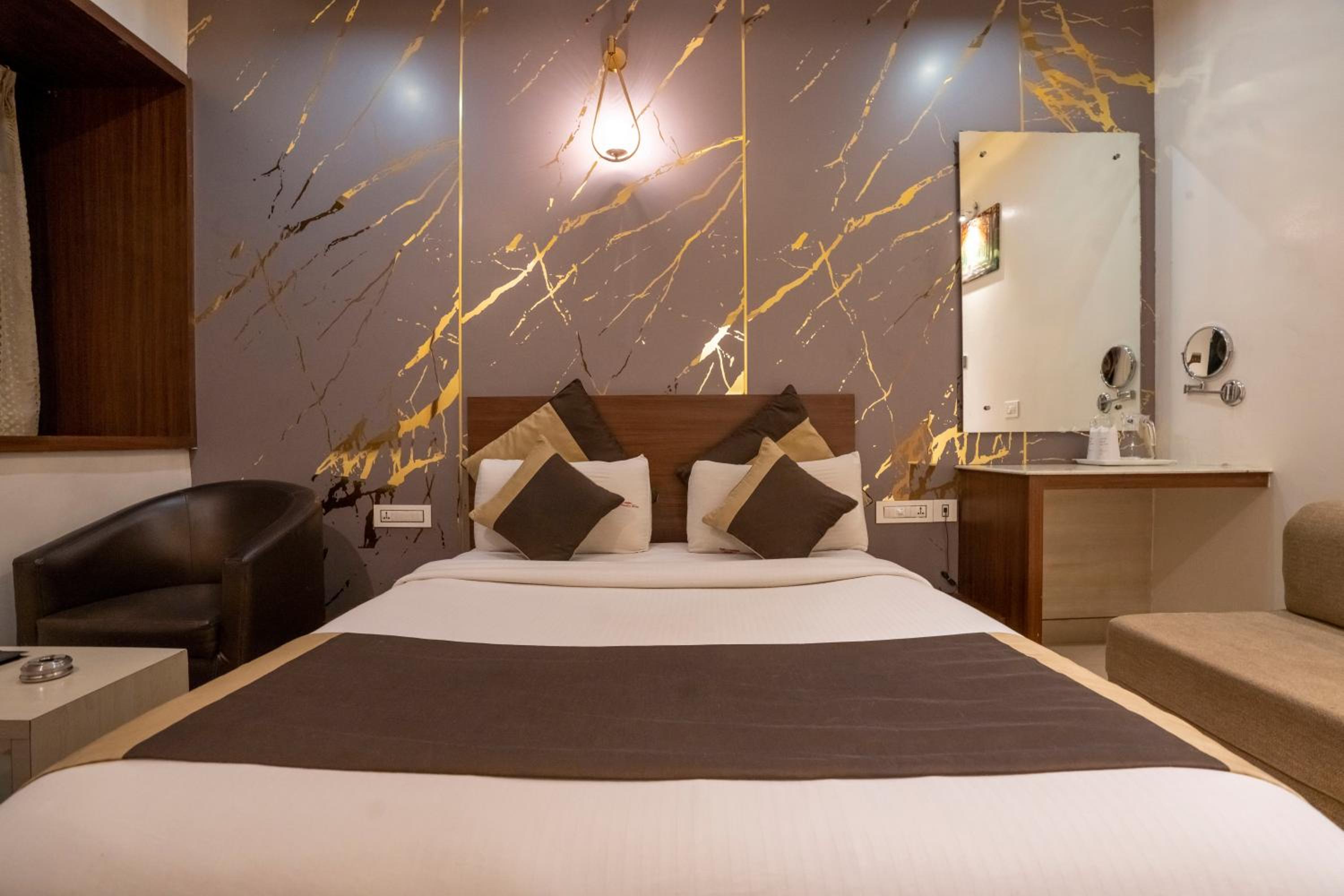 Aishwarya Suites