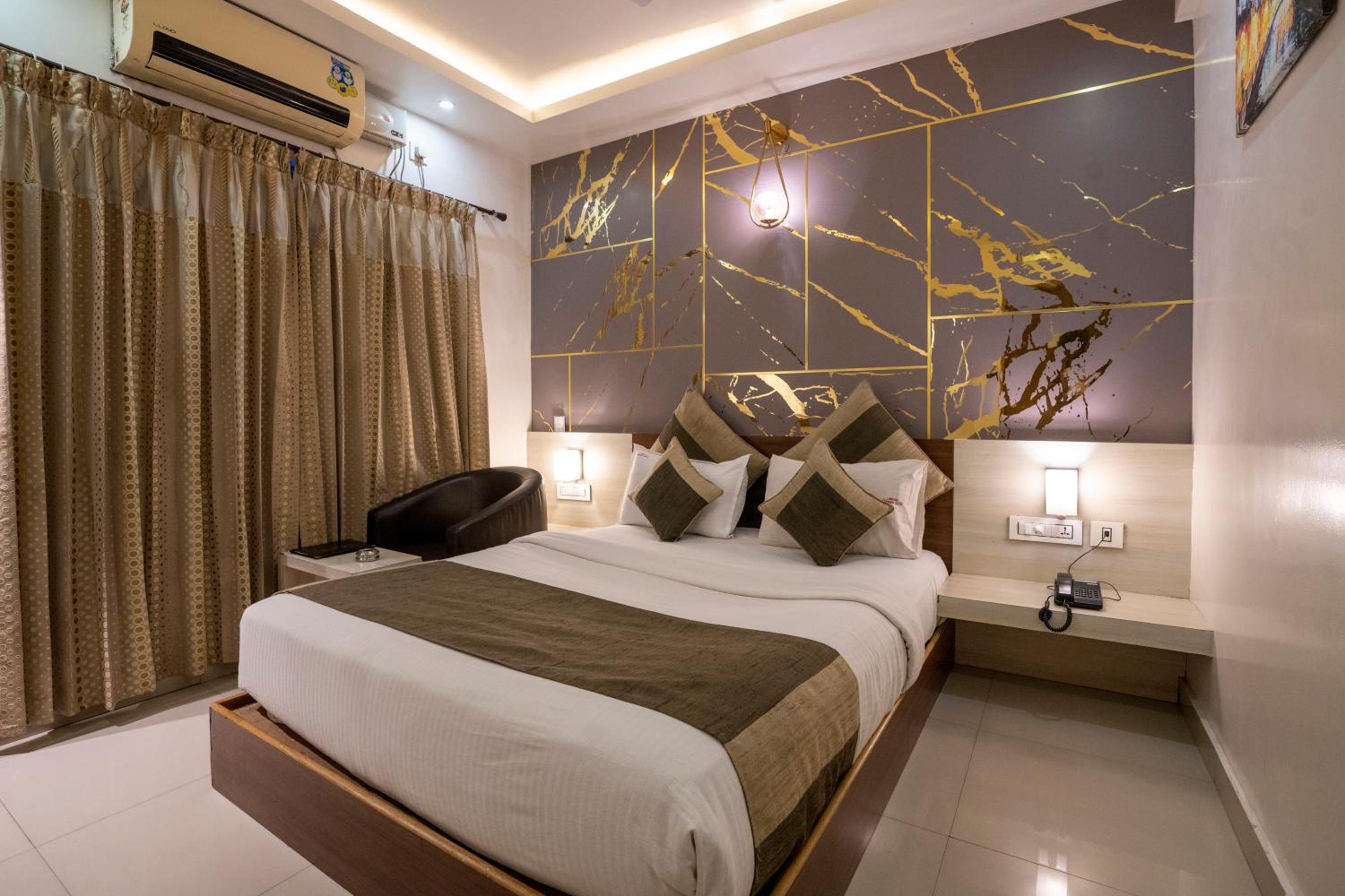 Aishwarya Suites