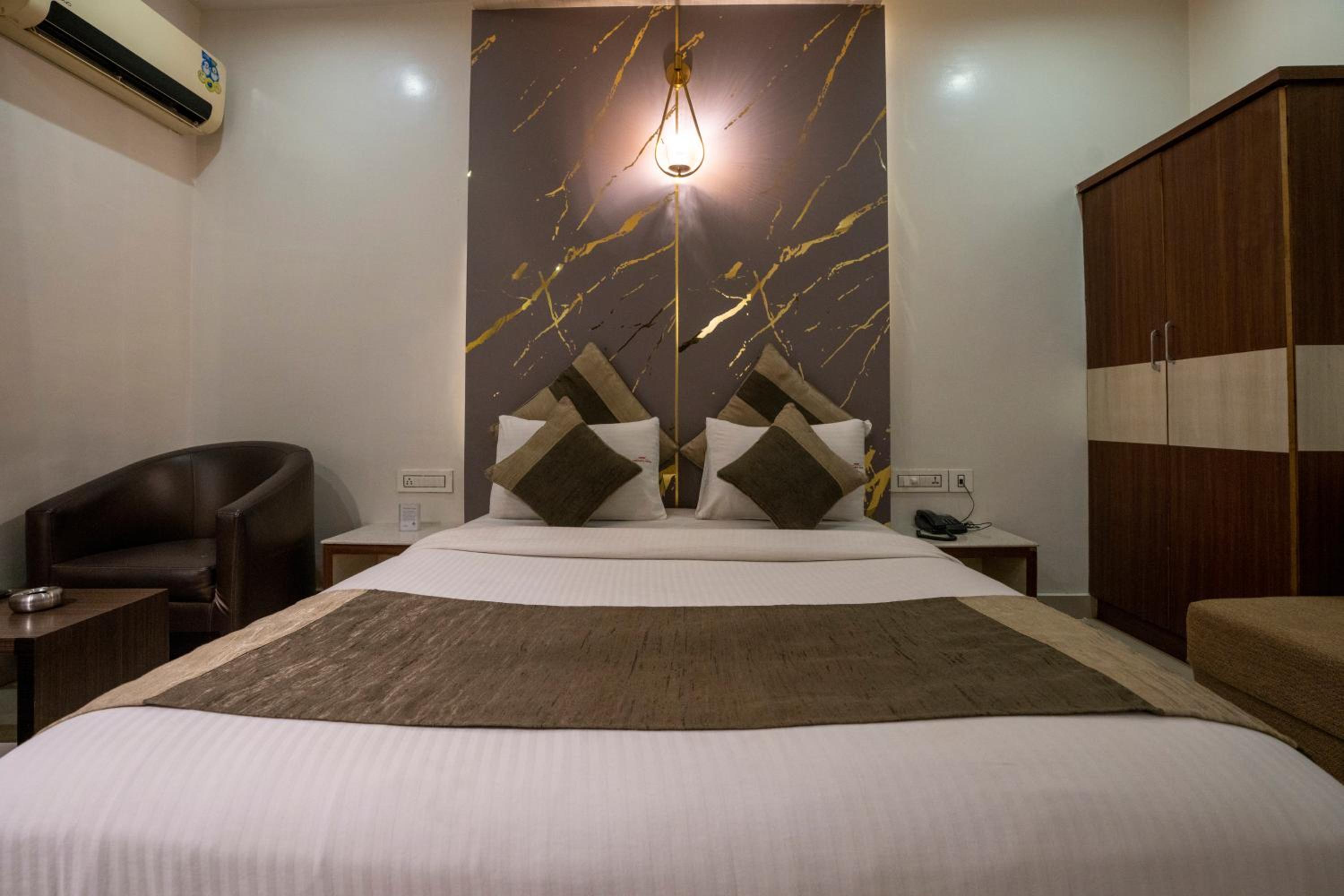 Aishwarya Suites