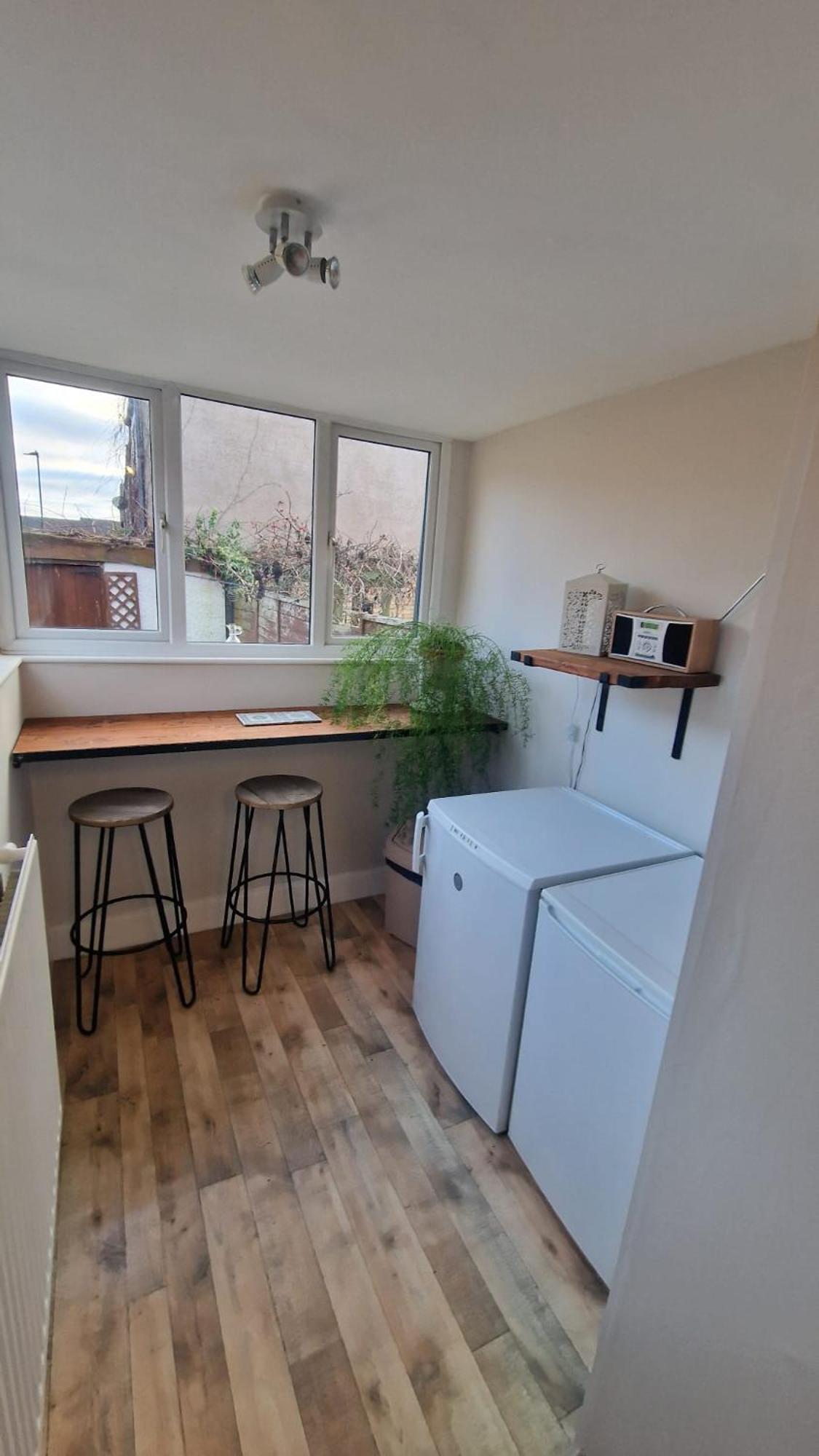 Stamford 2 Bed Terraced House Holiday Or Work view 2