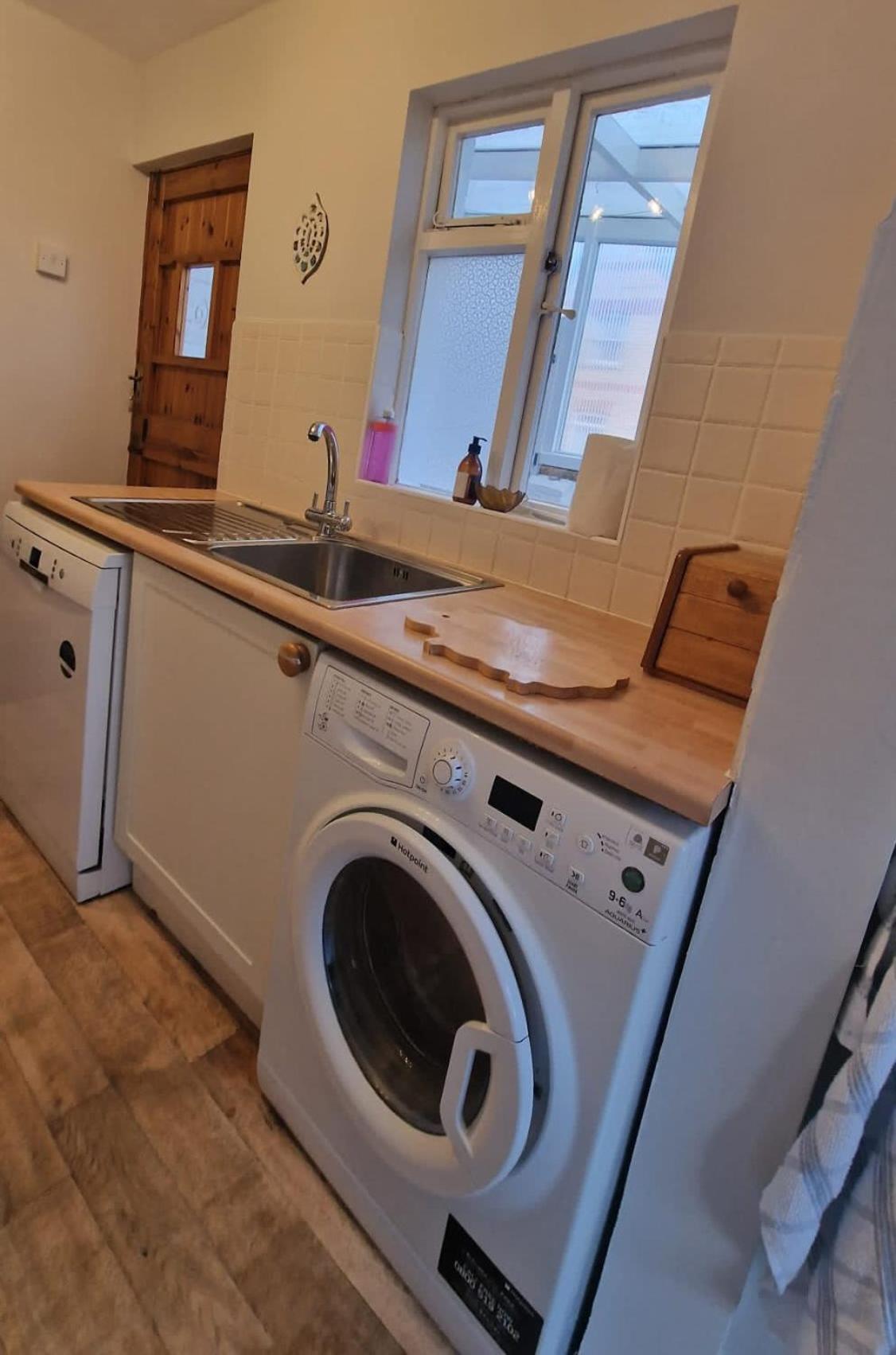 Stamford 2 Bed Terraced House Holiday Or Work view 3