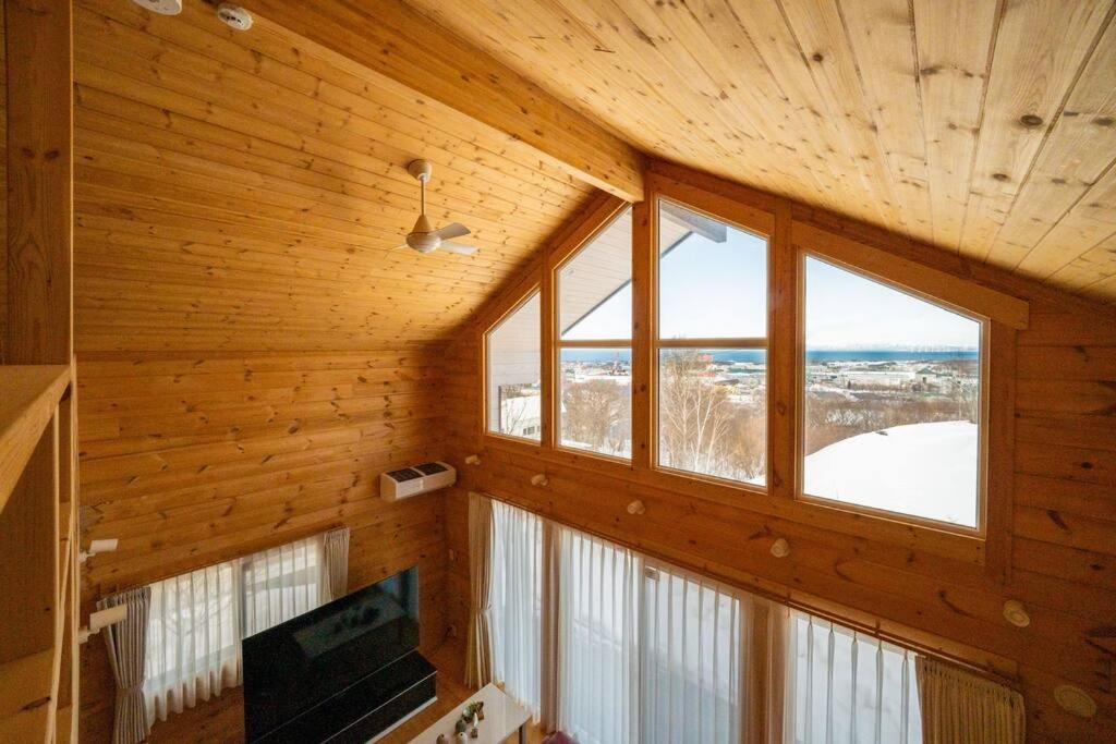 The Crestview Lodge
