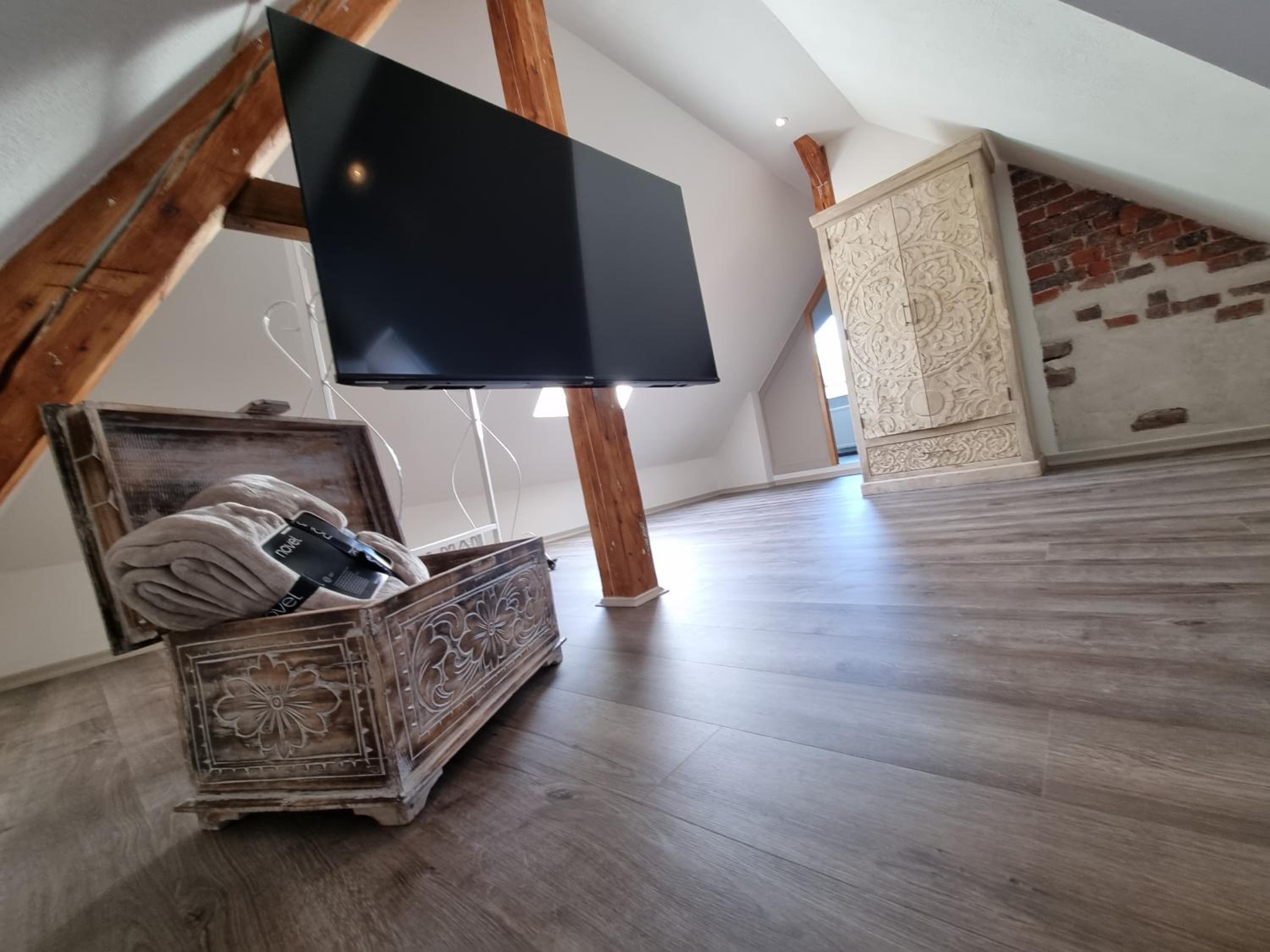 Klimaanlage, 5 Sterne Villa Bahnhoftraum, plus NEU zubuchbares Event, 333 qm, 1200qm Garten, virtueller Rundgang, Dachterrasse, Whirlpoolbadewanne