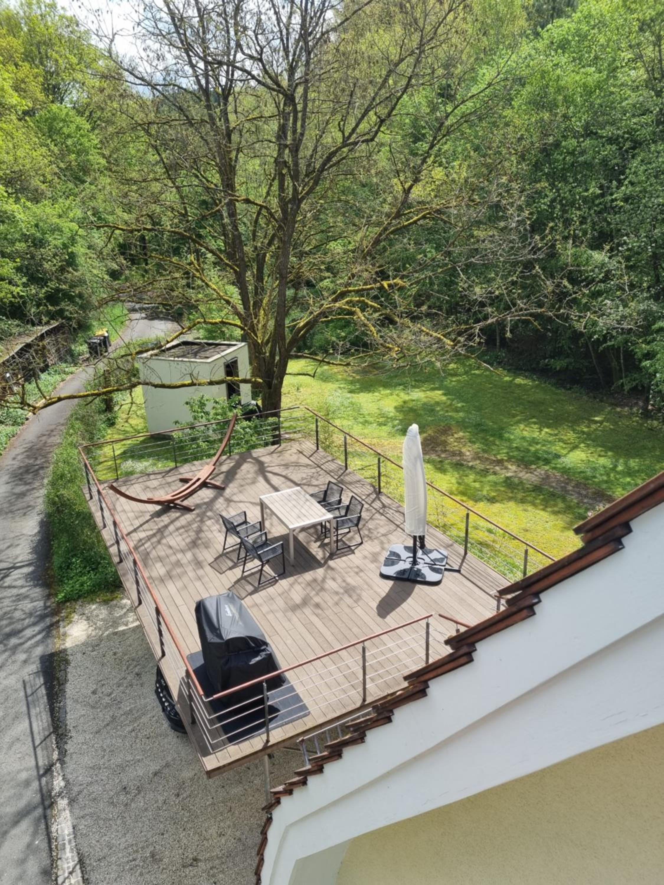 Klimaanlage, 5 Sterne Villa Bahnhoftraum, plus NEU zubuchbares Event, 333 qm, 1200qm Garten, virtueller Rundgang, Dachterrasse, Whirlpoolbadewanne