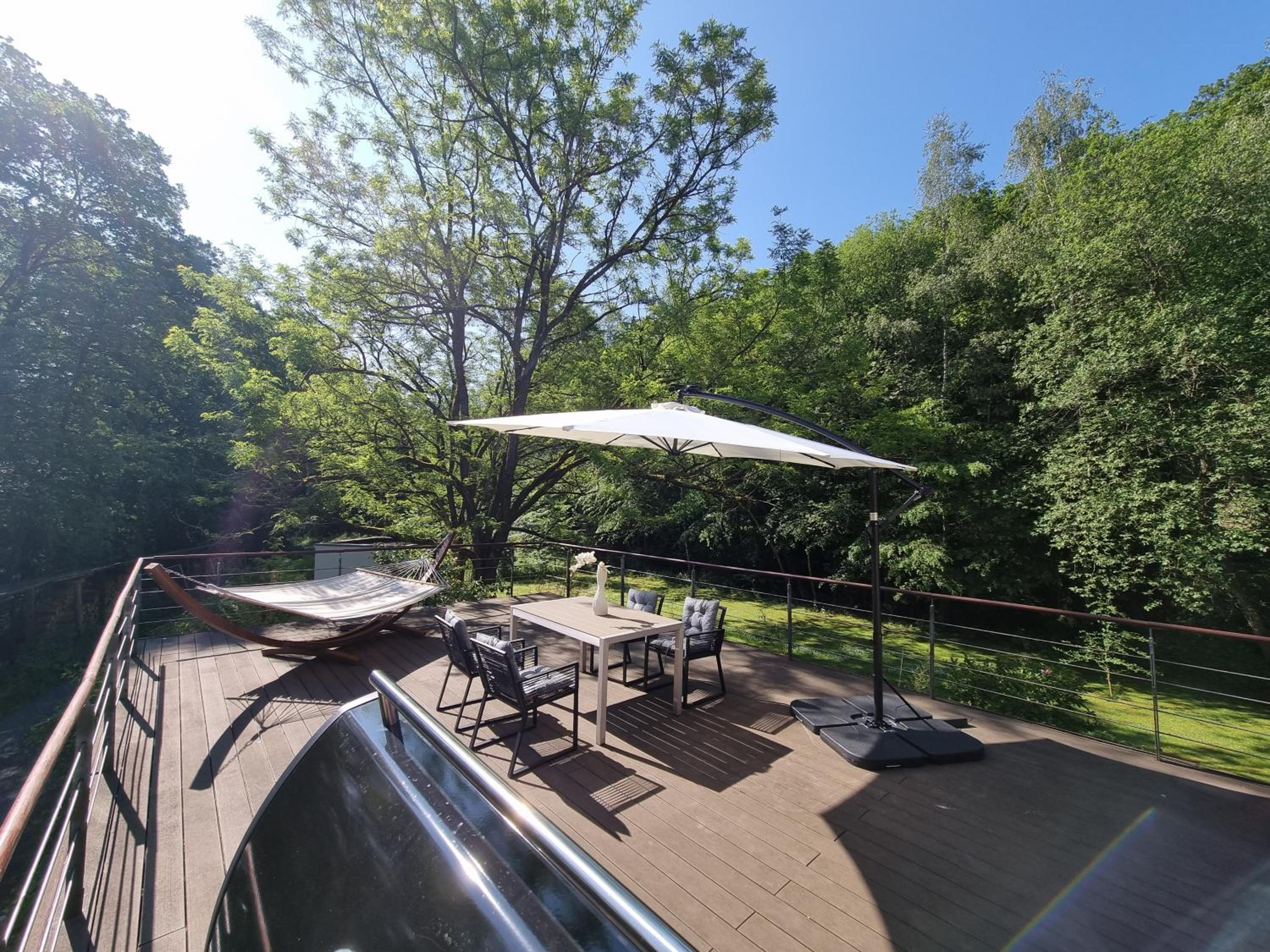 Klimaanlage, 5 Sterne Villa Bahnhoftraum, plus NEU zubuchbares Event, 333 qm, 1200qm Garten, virtueller Rundgang, Dachterrasse, Whirlpoolbadewanne