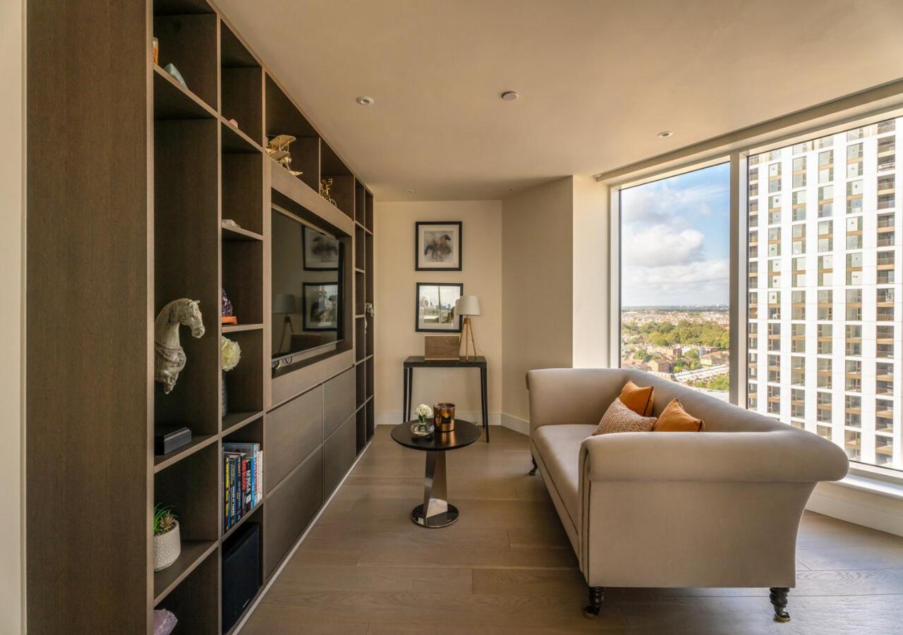 Luxury Riverside Residence