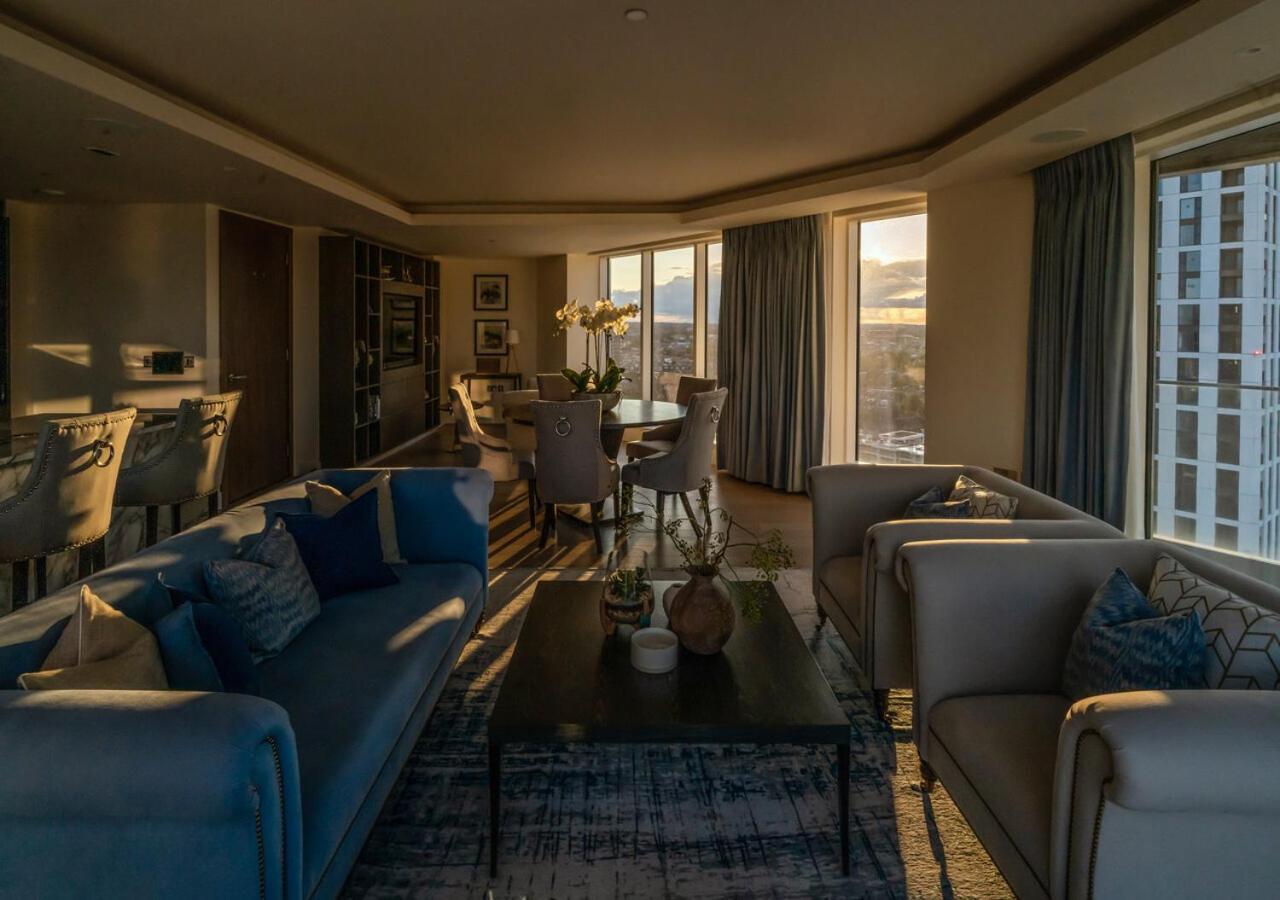 Luxury Riverside Residence