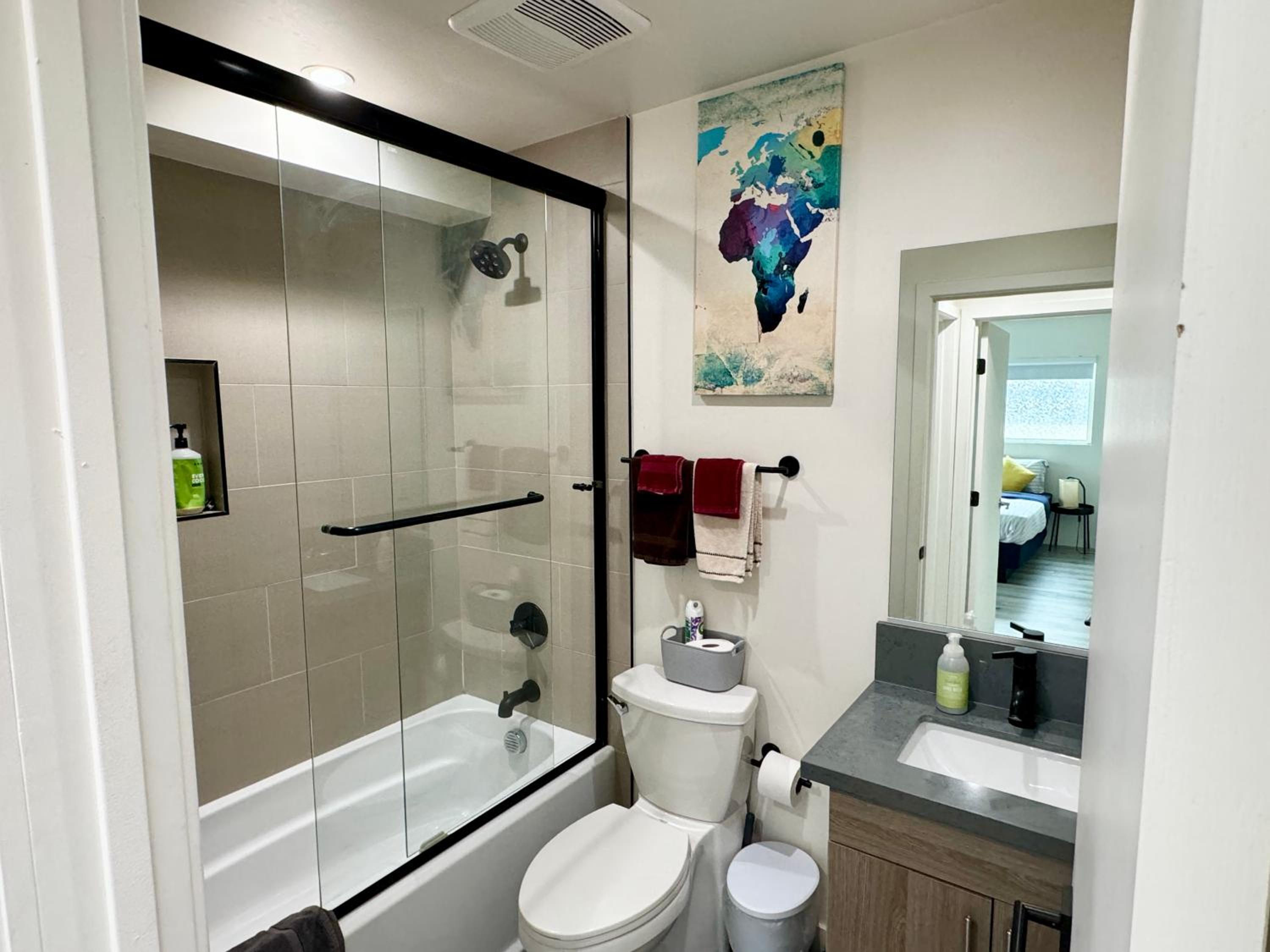 Cozy Chamber 3 BR Hollywood Townhouse