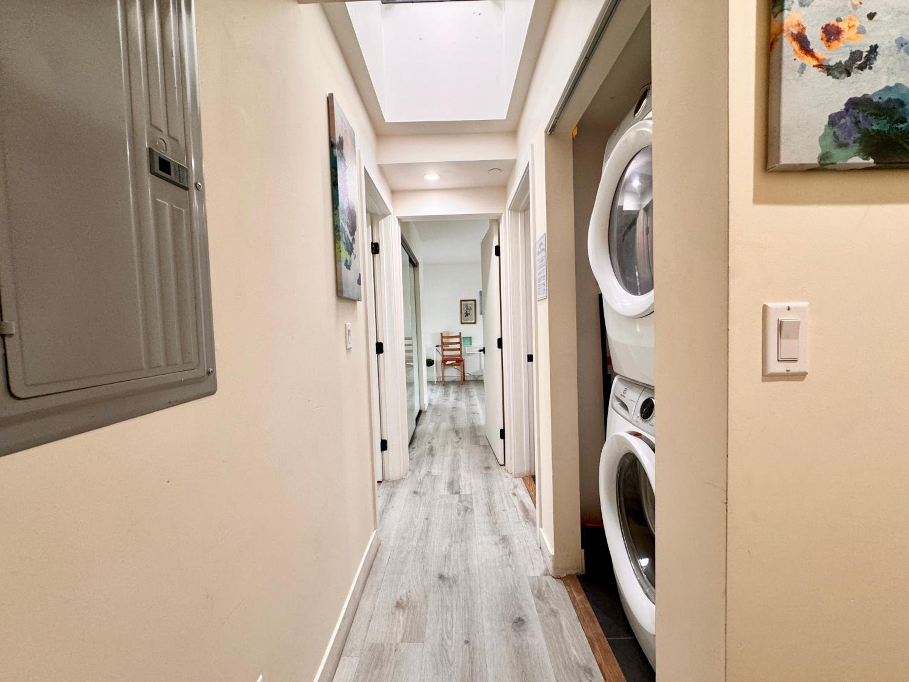 Cozy Chamber 3 BR Hollywood Townhouse