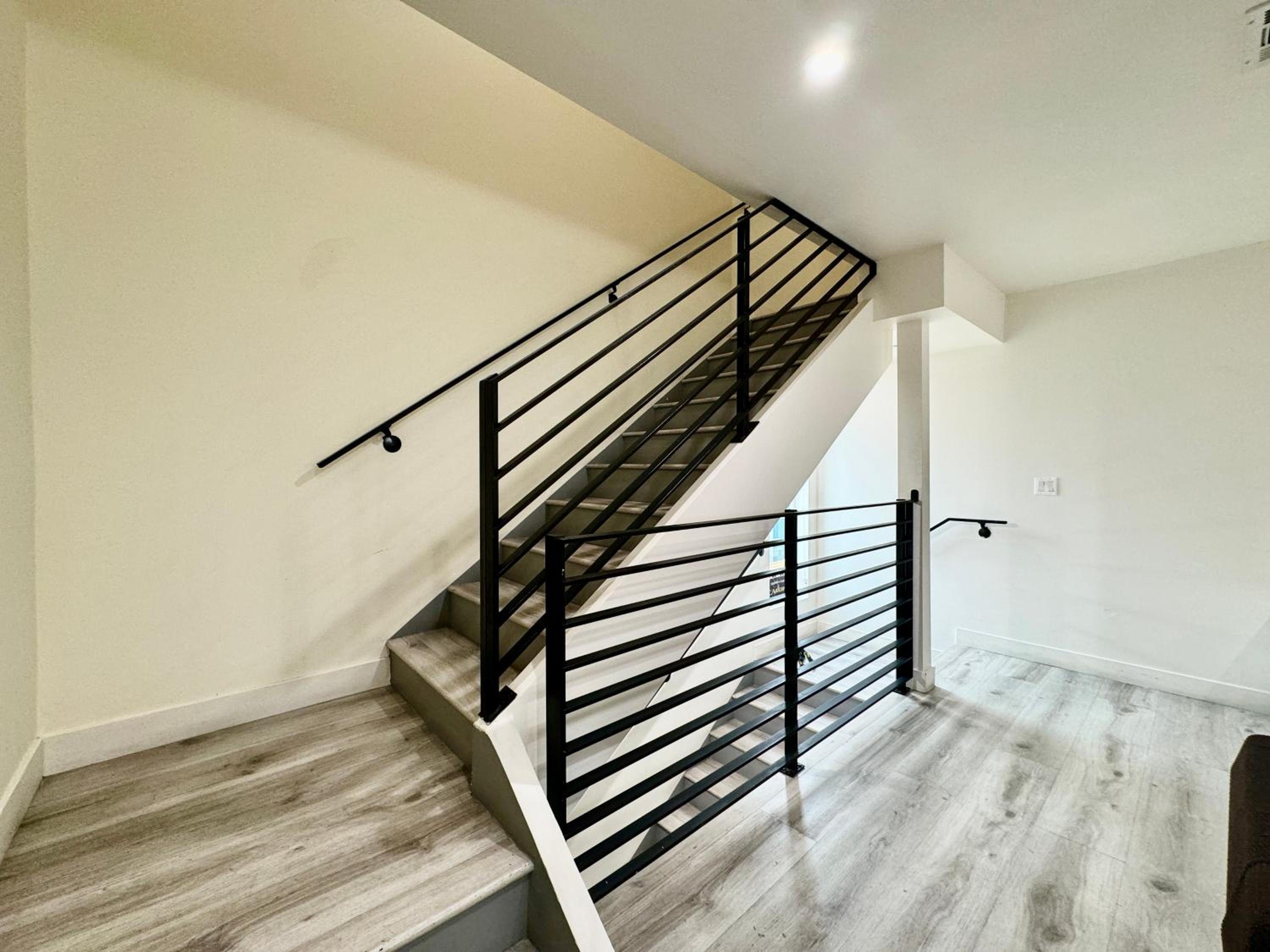 Cozy Chamber 3 BR Hollywood Townhouse