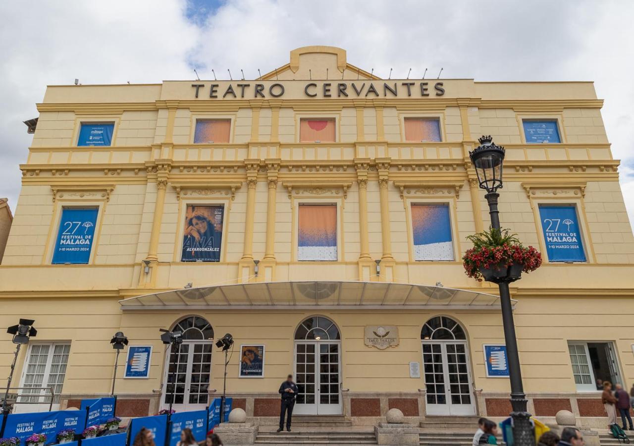 Málaga centro bonito Apto amplio y confortable wifi escritorio