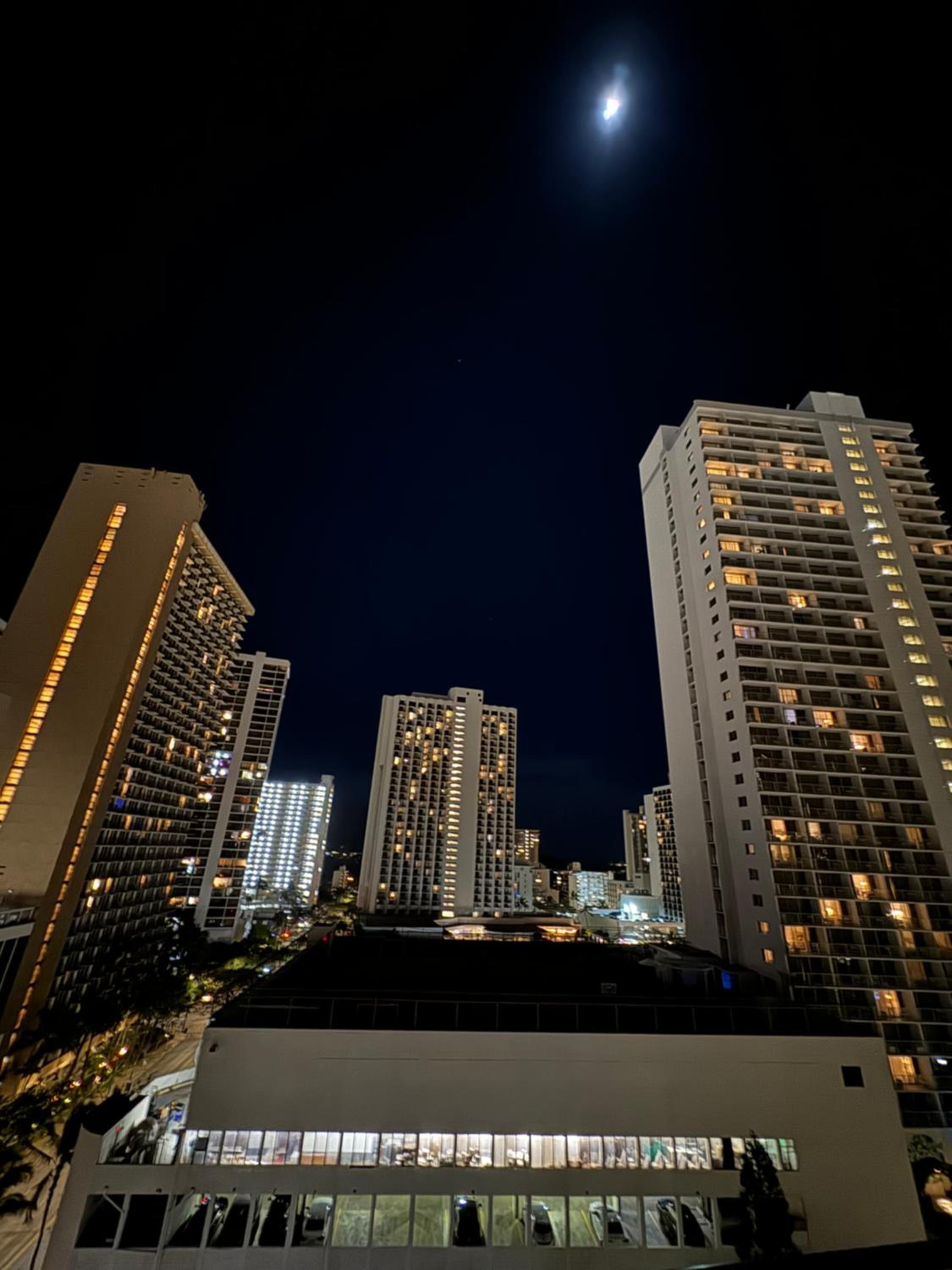 Aloha Waikiki Condo 2Beds, 2Baths, Free Parking. view 4