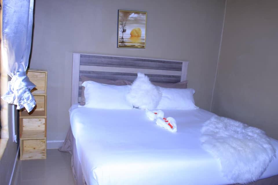Lormasol Mews Guesthouse