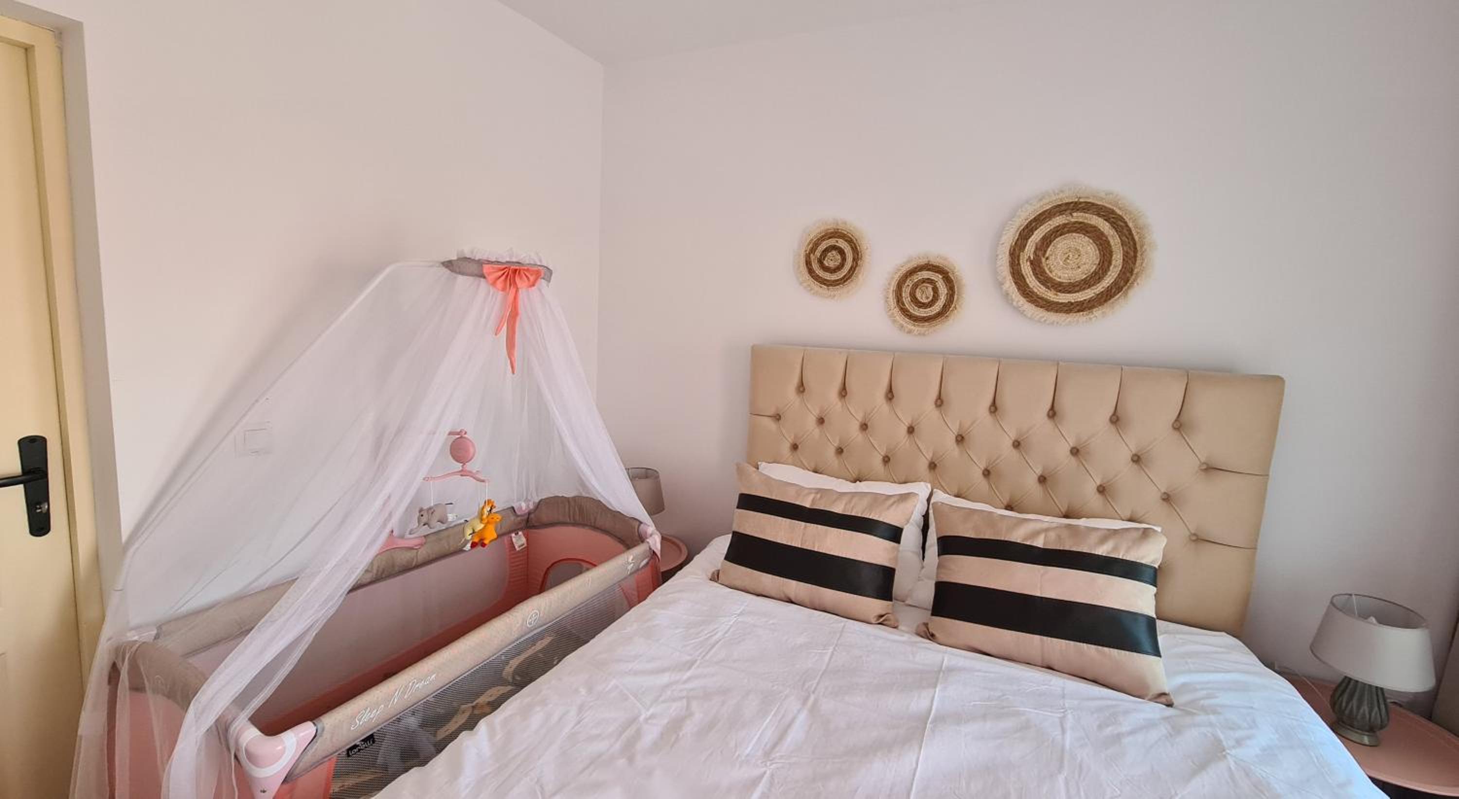 Lazarov Suites - Luxury one and two bedroom apartments