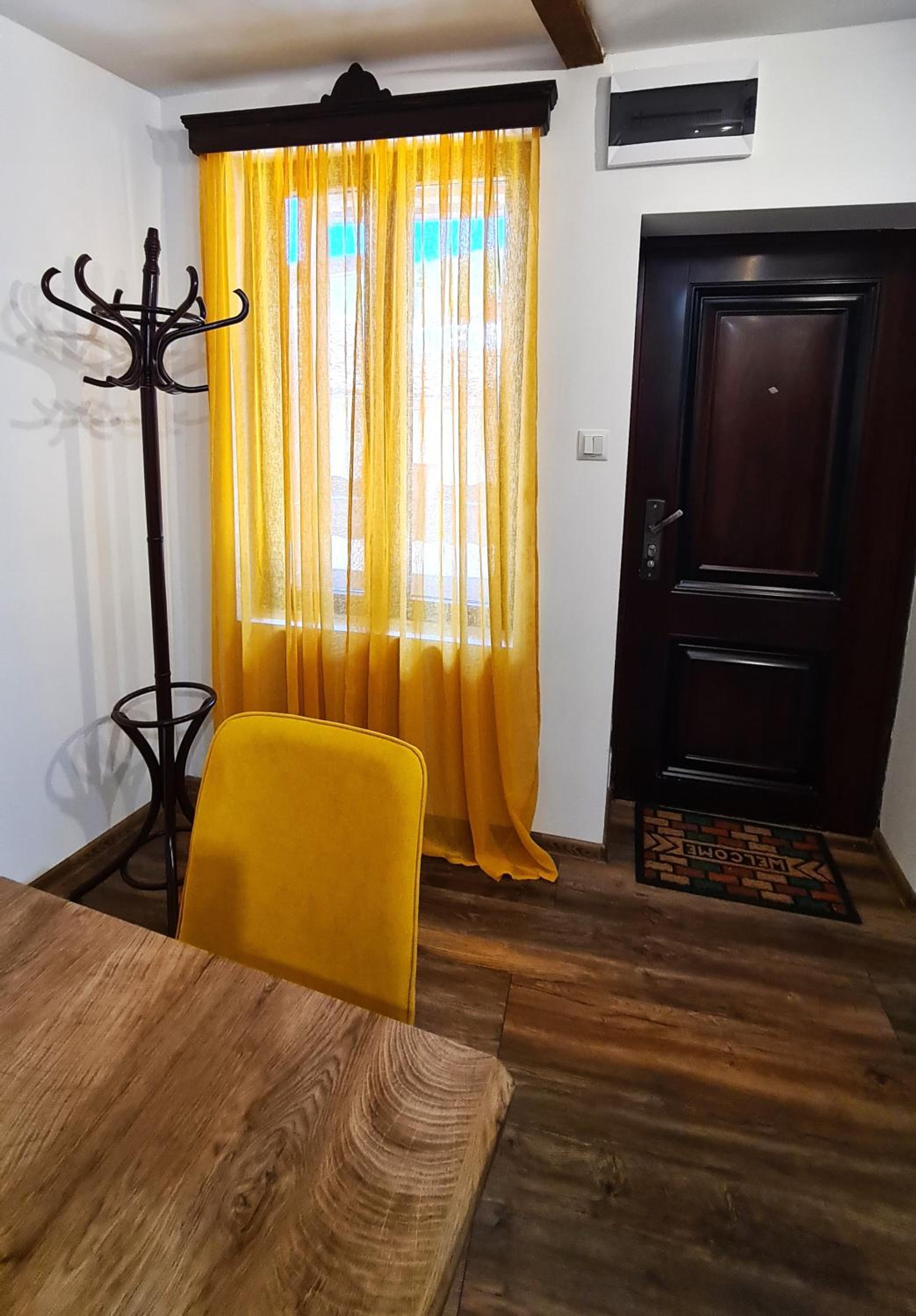 Lazarov Suites - Luxury one and two bedroom apartments
