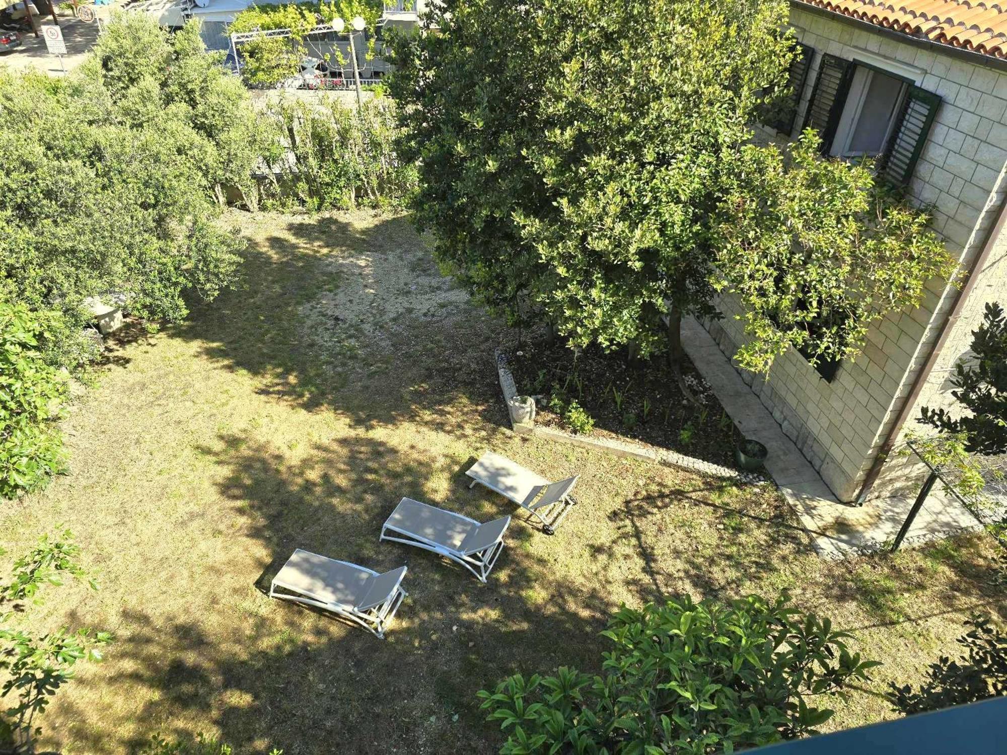 Photo 33