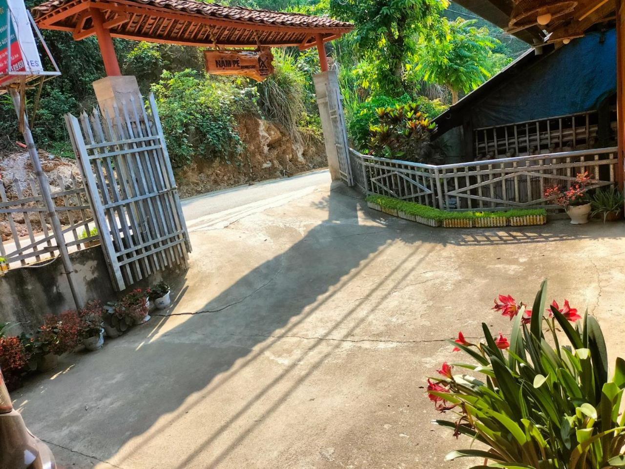 Nam Pé Tày Homestay - View hồ Ba Bể view 5