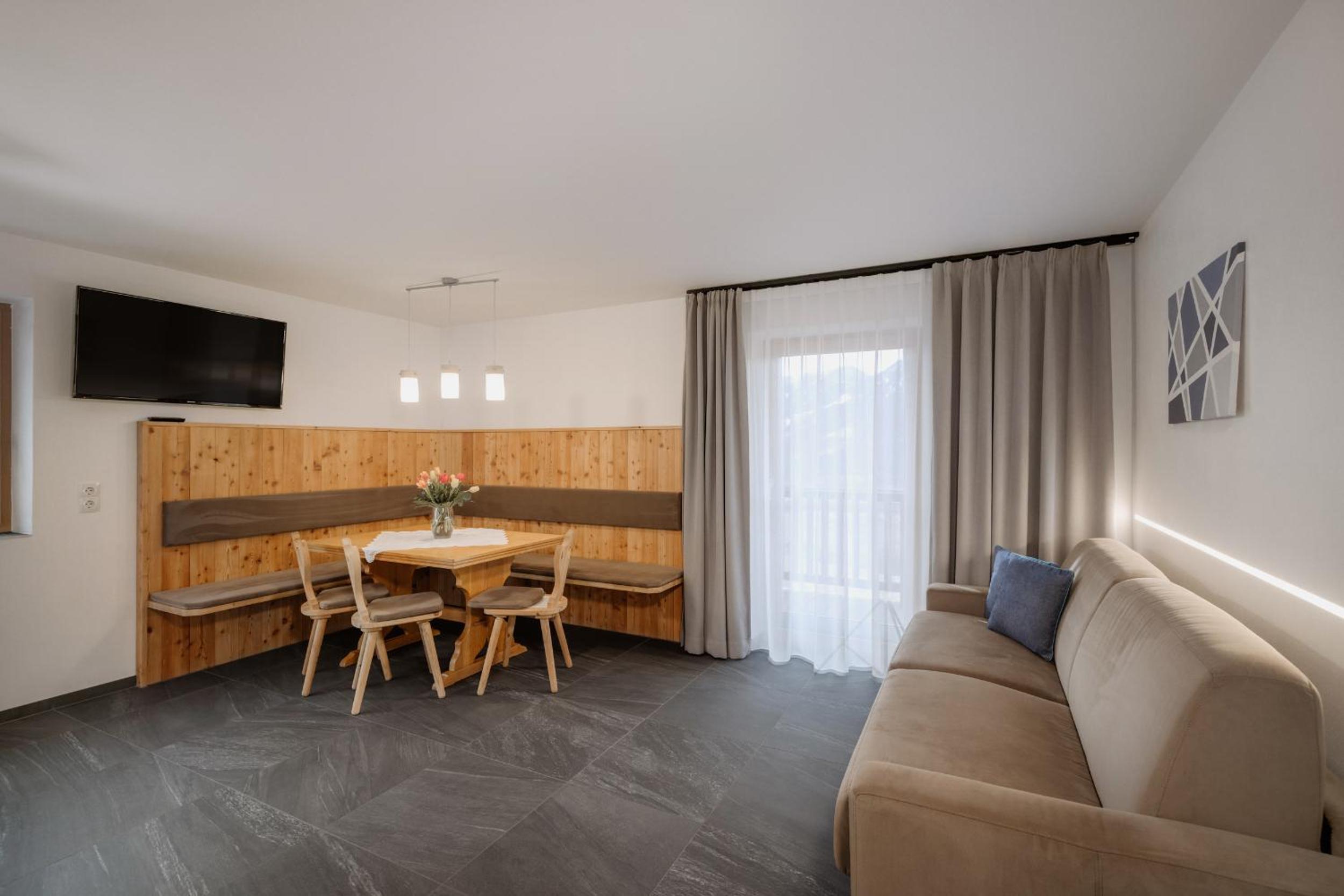 Vernalhof Apt Sunnaseit view 5