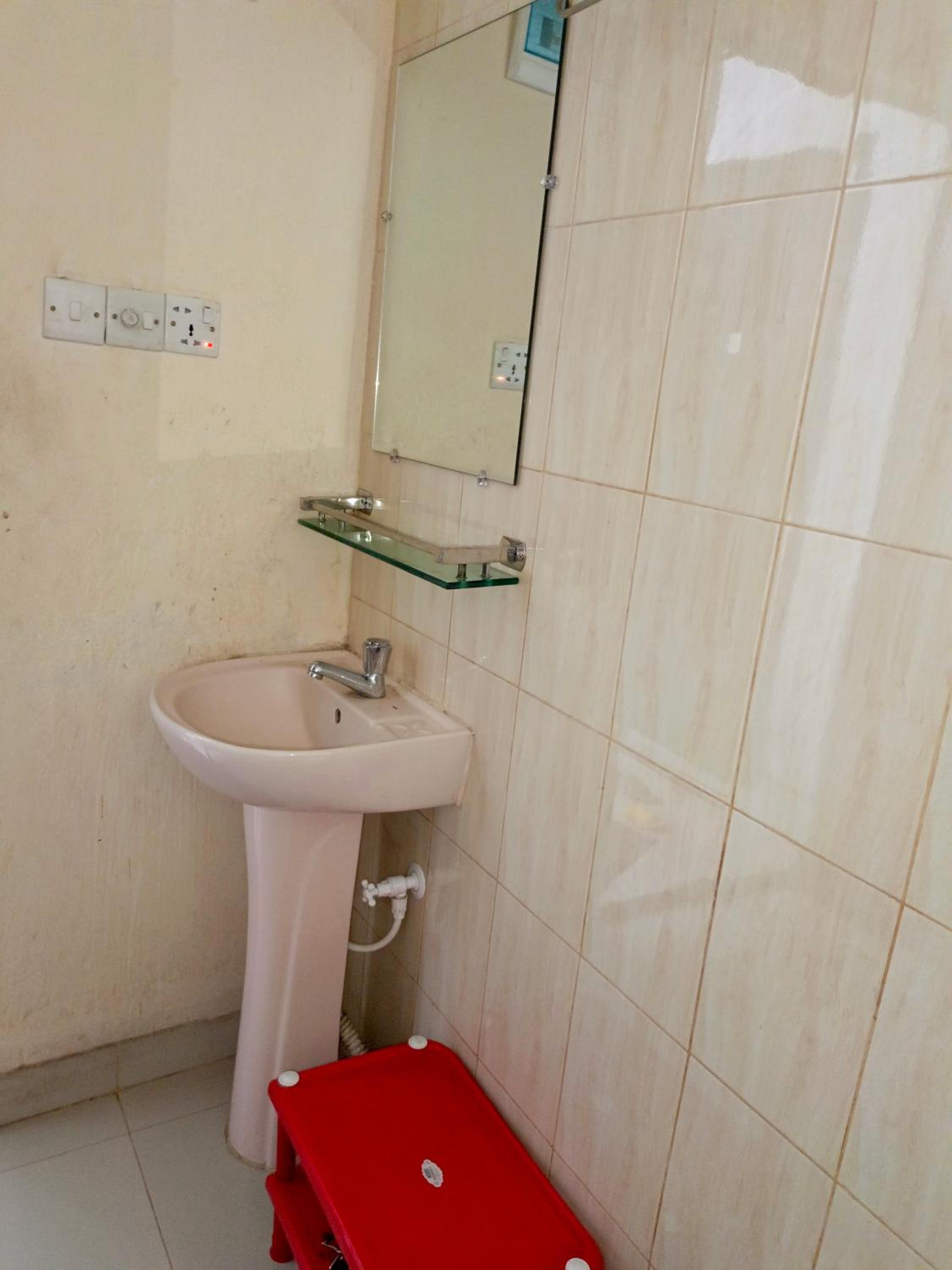 Start Night family Studio AC Apartment