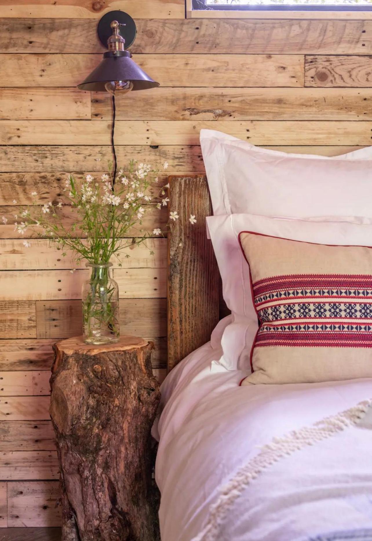 Unique Secluded Romantic Treehouse in Cornwall, sleeps 2