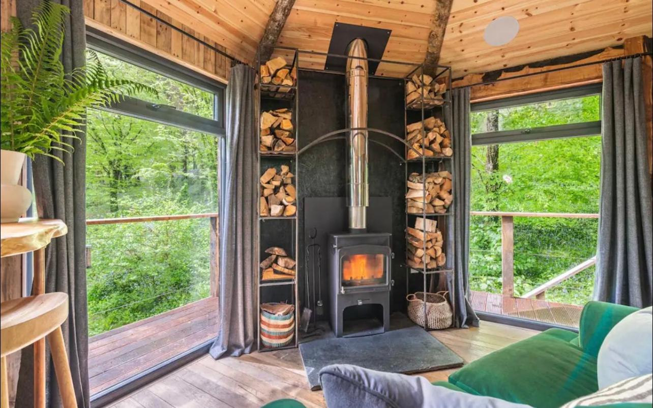 Unique Secluded Romantic Treehouse in Cornwall, sleeps 2