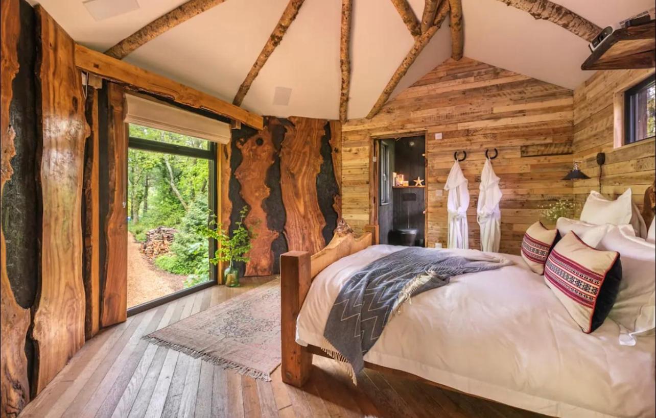 Unique Secluded Romantic Treehouse in Cornwall, sleeps 2