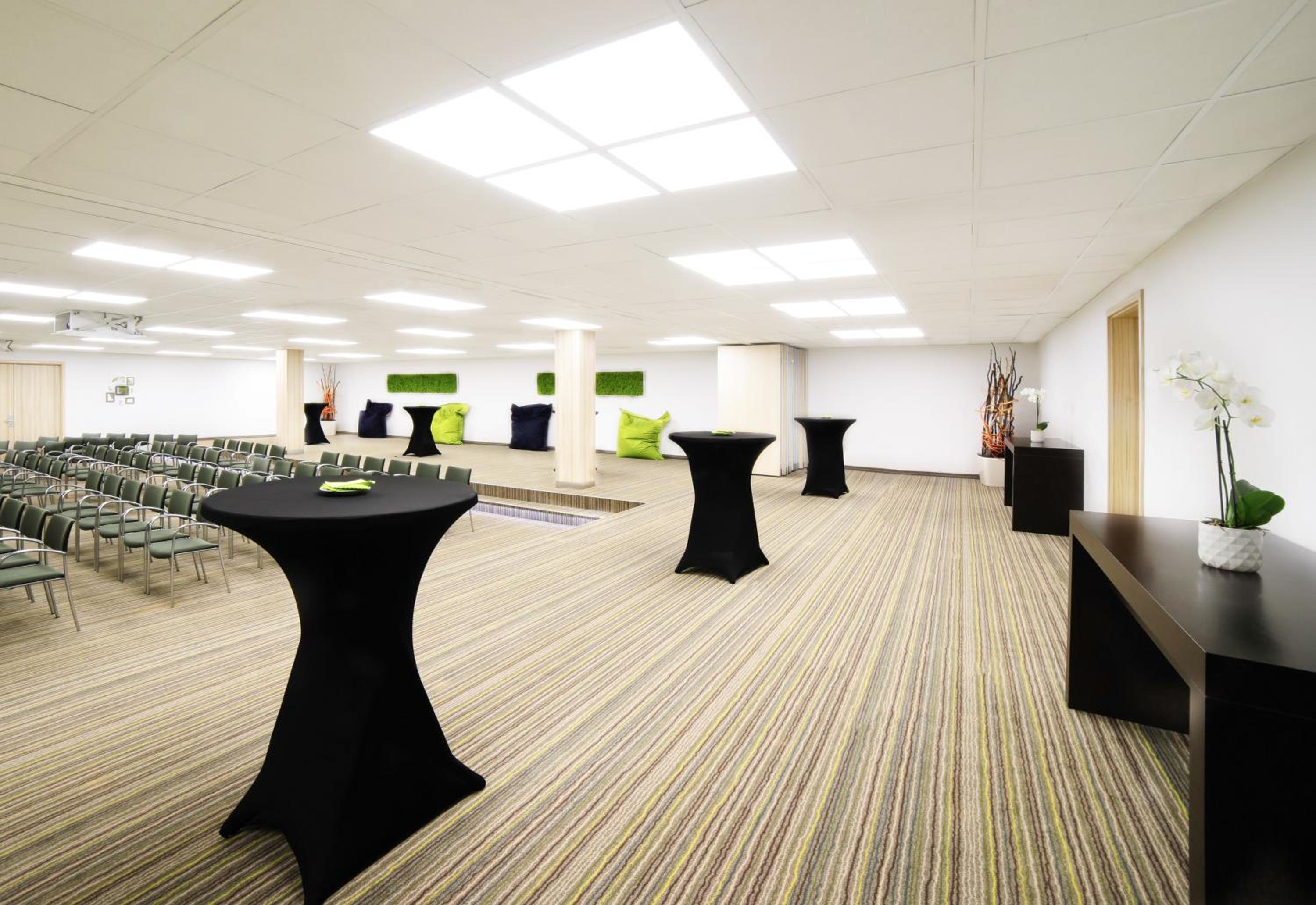 Geneva Vacations - Novotel Geneve Centre - Property Image 83