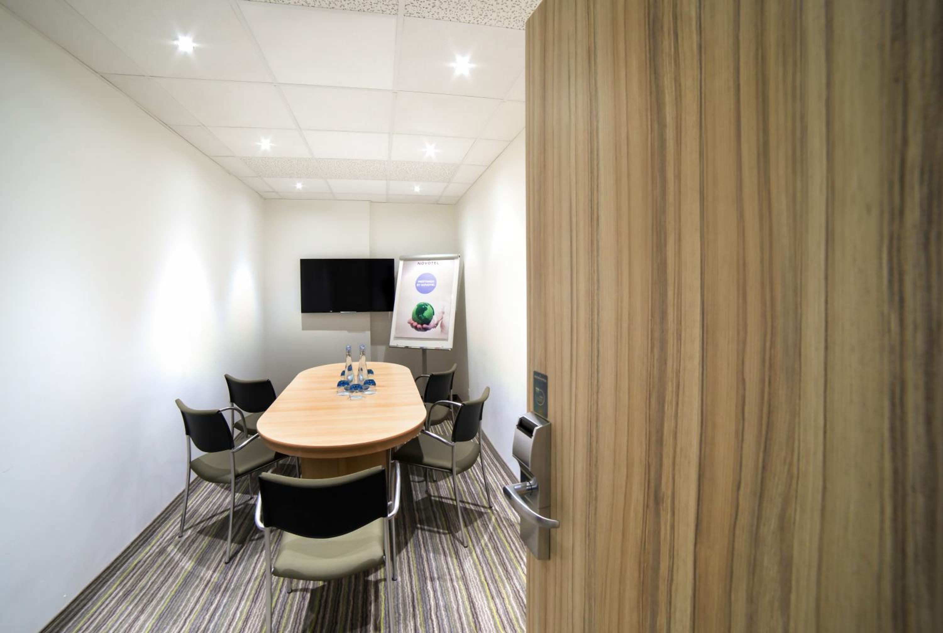 Geneva Vacations - Novotel Geneve Centre - Property Image 80
