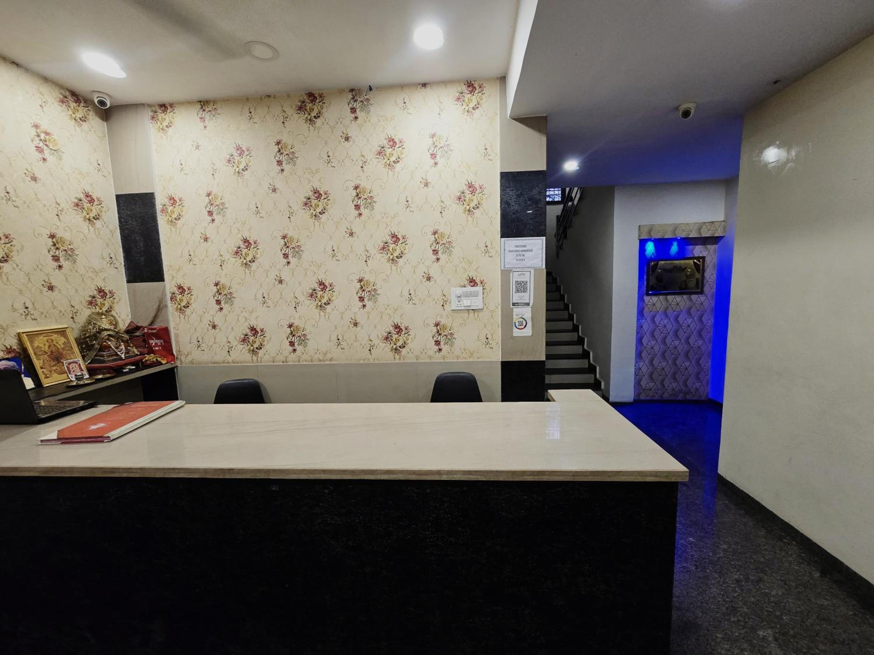 Hotel ARRAJ, Raipur