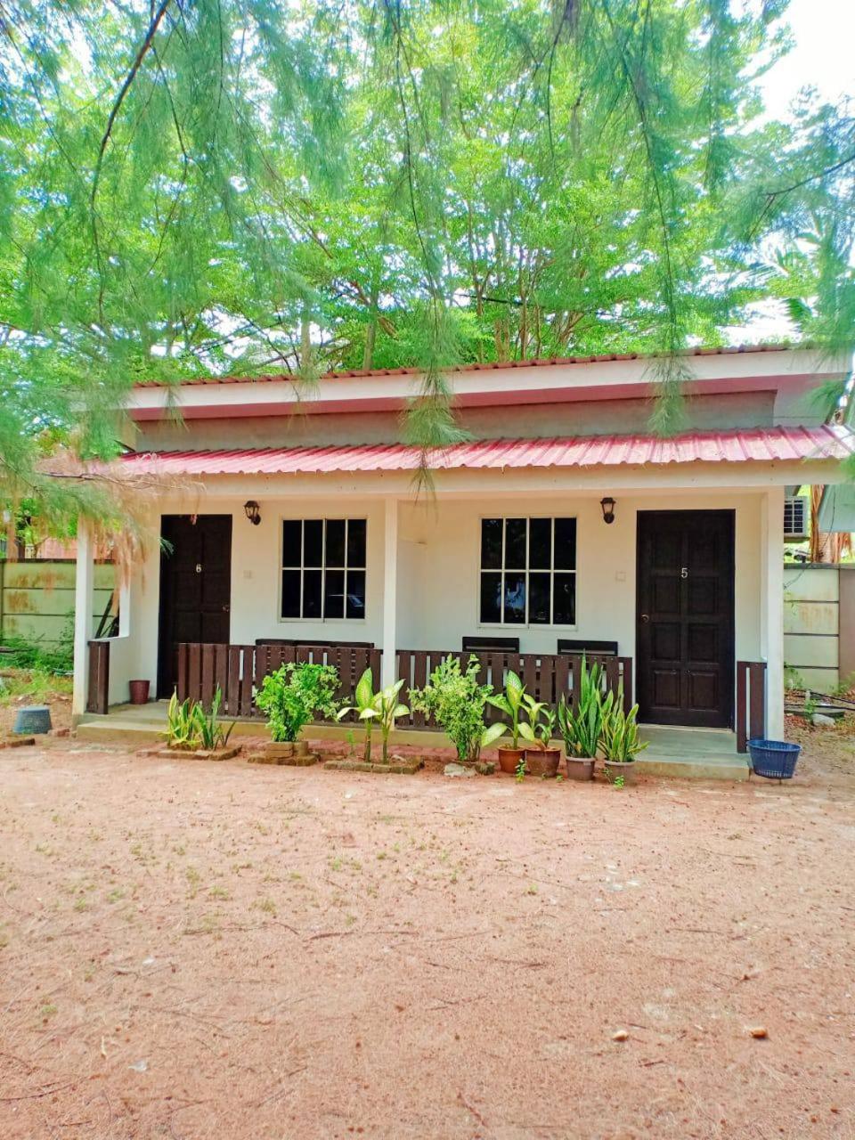 Chenang Indah Chalets