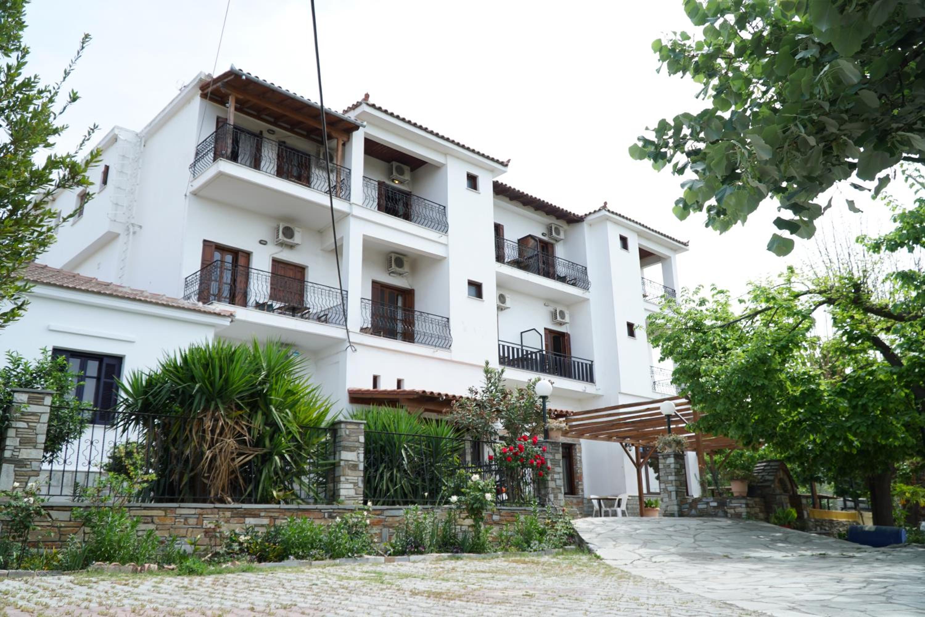 Hotel Defkalion - Image 1
