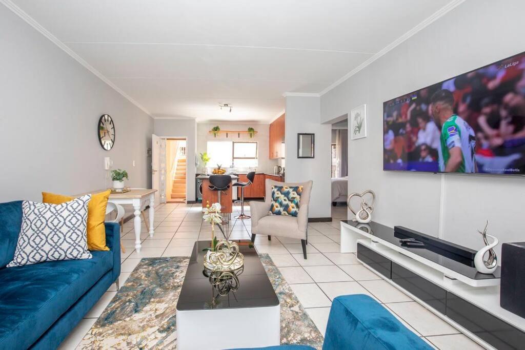 Beautiful 2 bedroom apartment! view 5