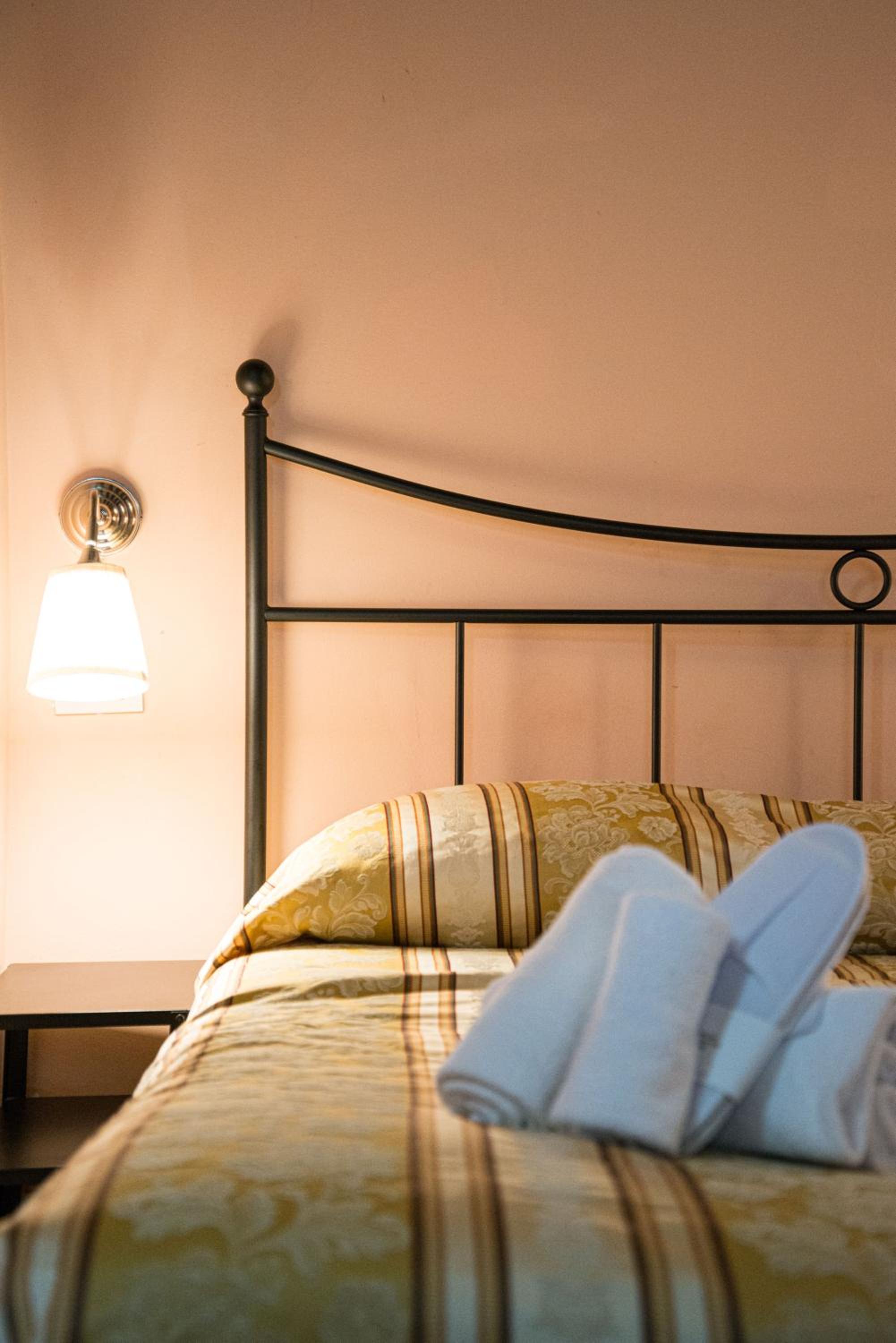 Lovely flat with canal view near Rialto Bridge