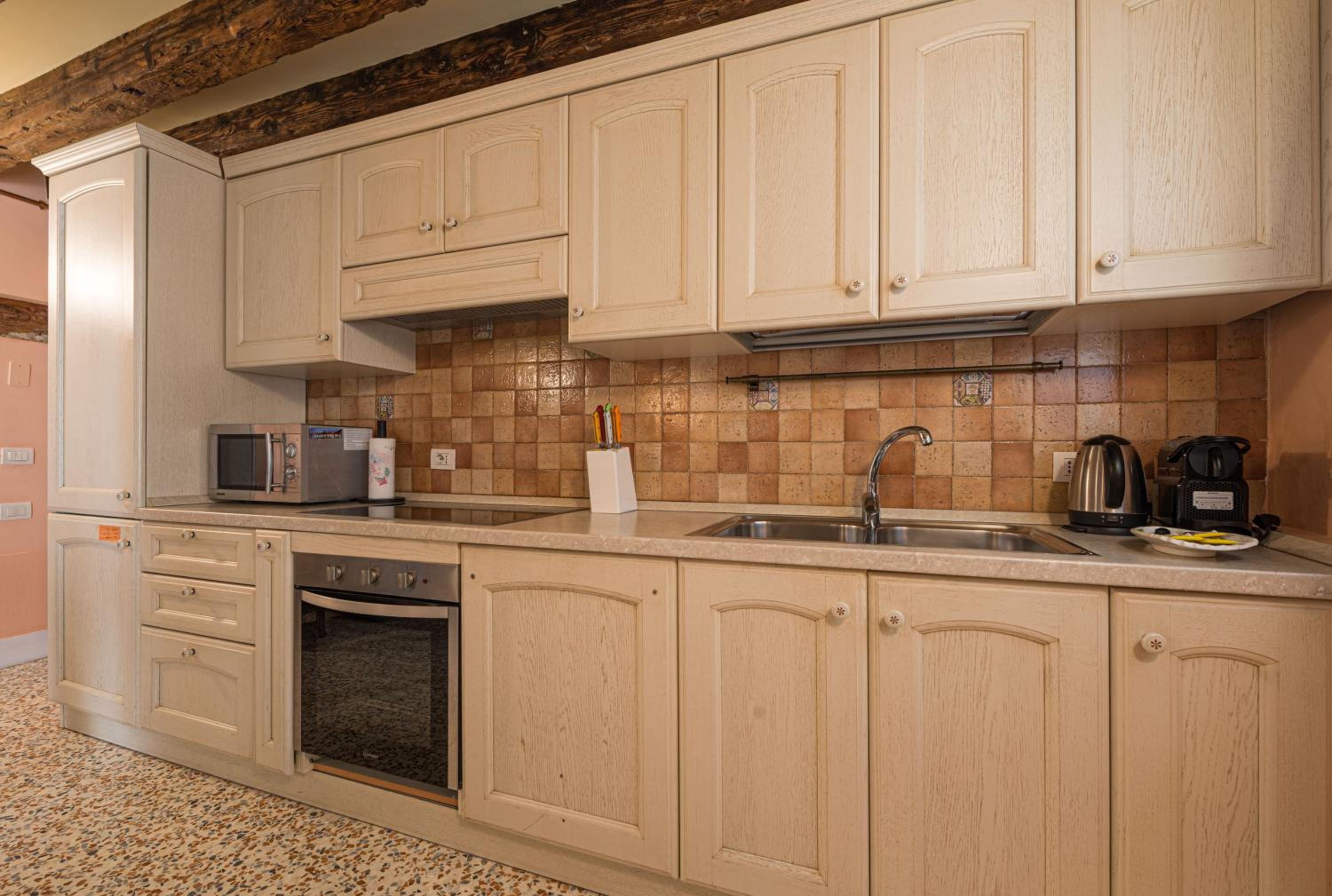 Lovely flat with canal view near Rialto Bridge