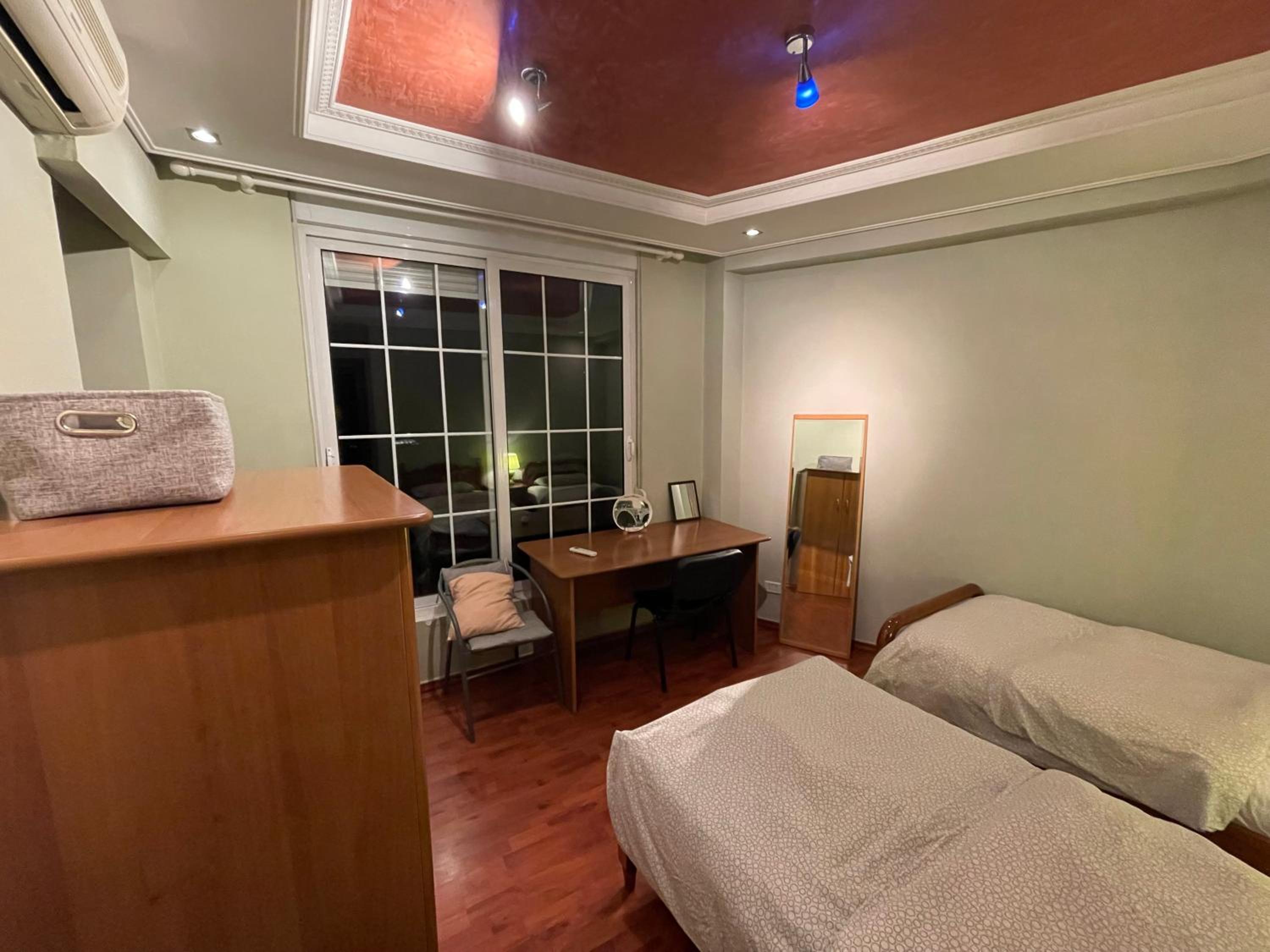 Pine-Tree Spacious 2 BDR Apartment near Tanners' Bridge with hot tub