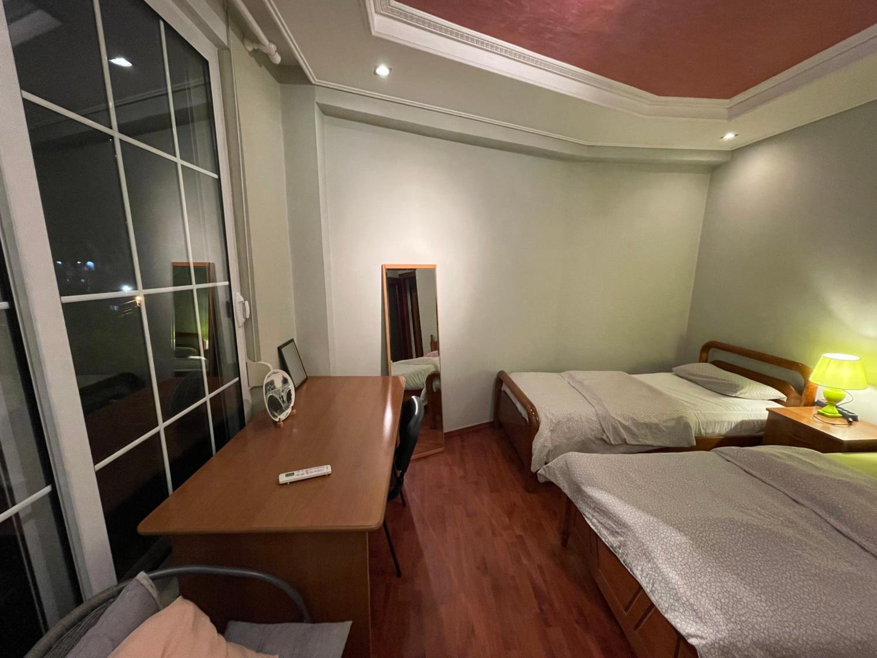 Pine-Tree Spacious 2 BDR Apartment near Tanners' Bridge with hot tub