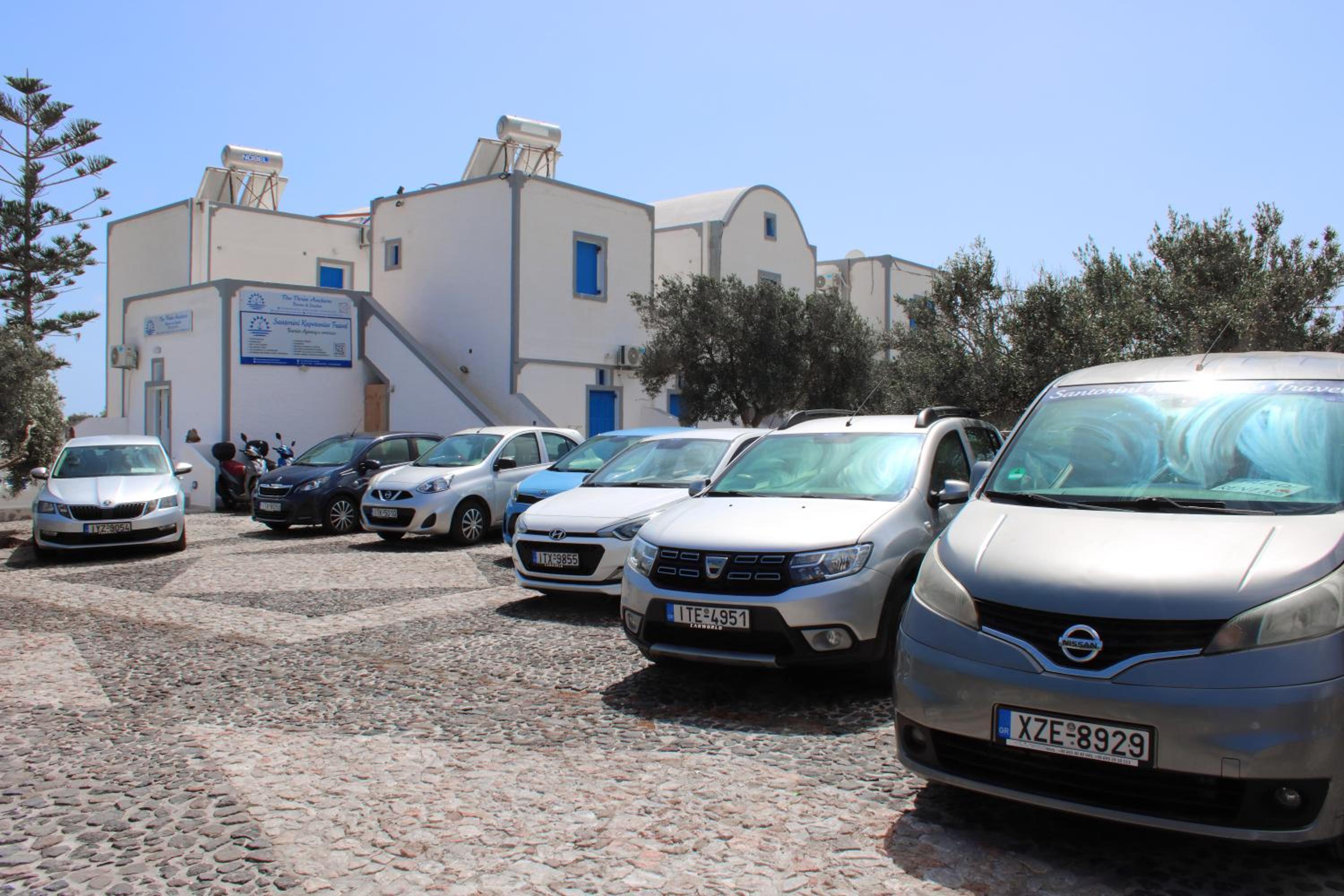 Studios Apartments Kapetanios