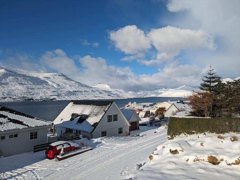 Cozy apartment in Runavík