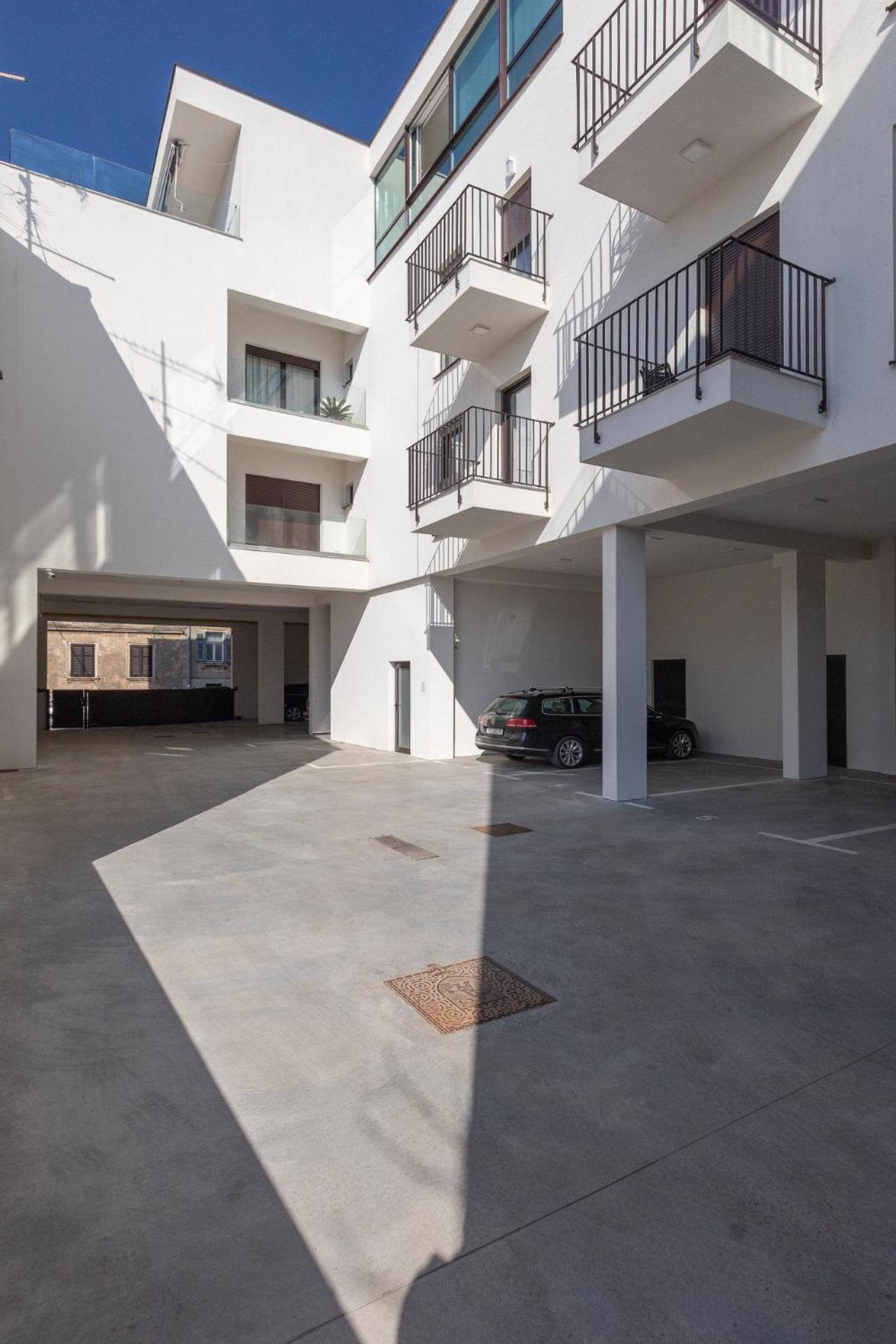 Puntino apartment & garage