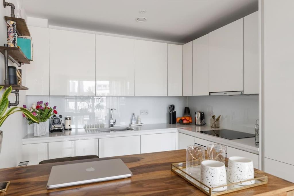 Modern New 1-Bedroom Home Stunning Views