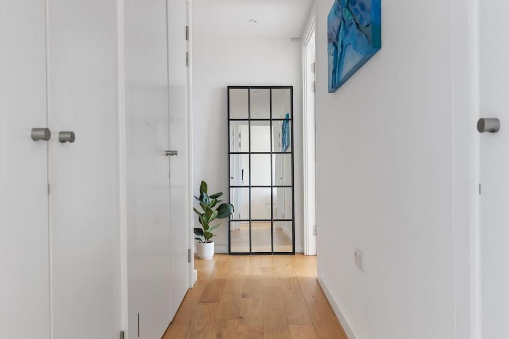 Modern New 1-Bedroom Home Stunning Views