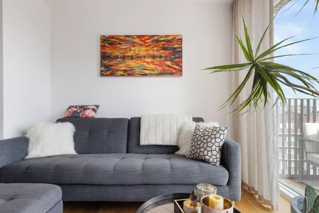 Modern New 1-Bedroom Home Stunning Views